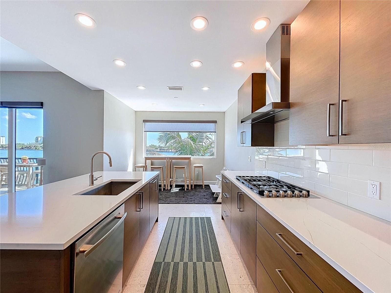 Single Family Residence at 306 BAY PLZ, TREASURE ISLAND, photo 20 of 75