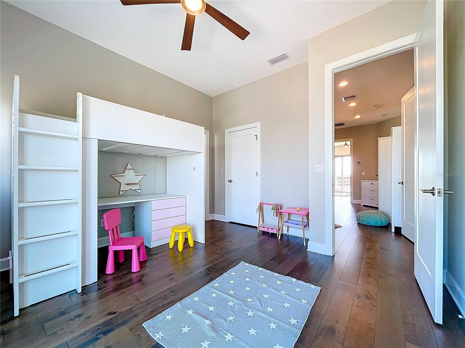 Single Family Residence at 306 BAY PLZ, TREASURE ISLAND, photo 35 of 75