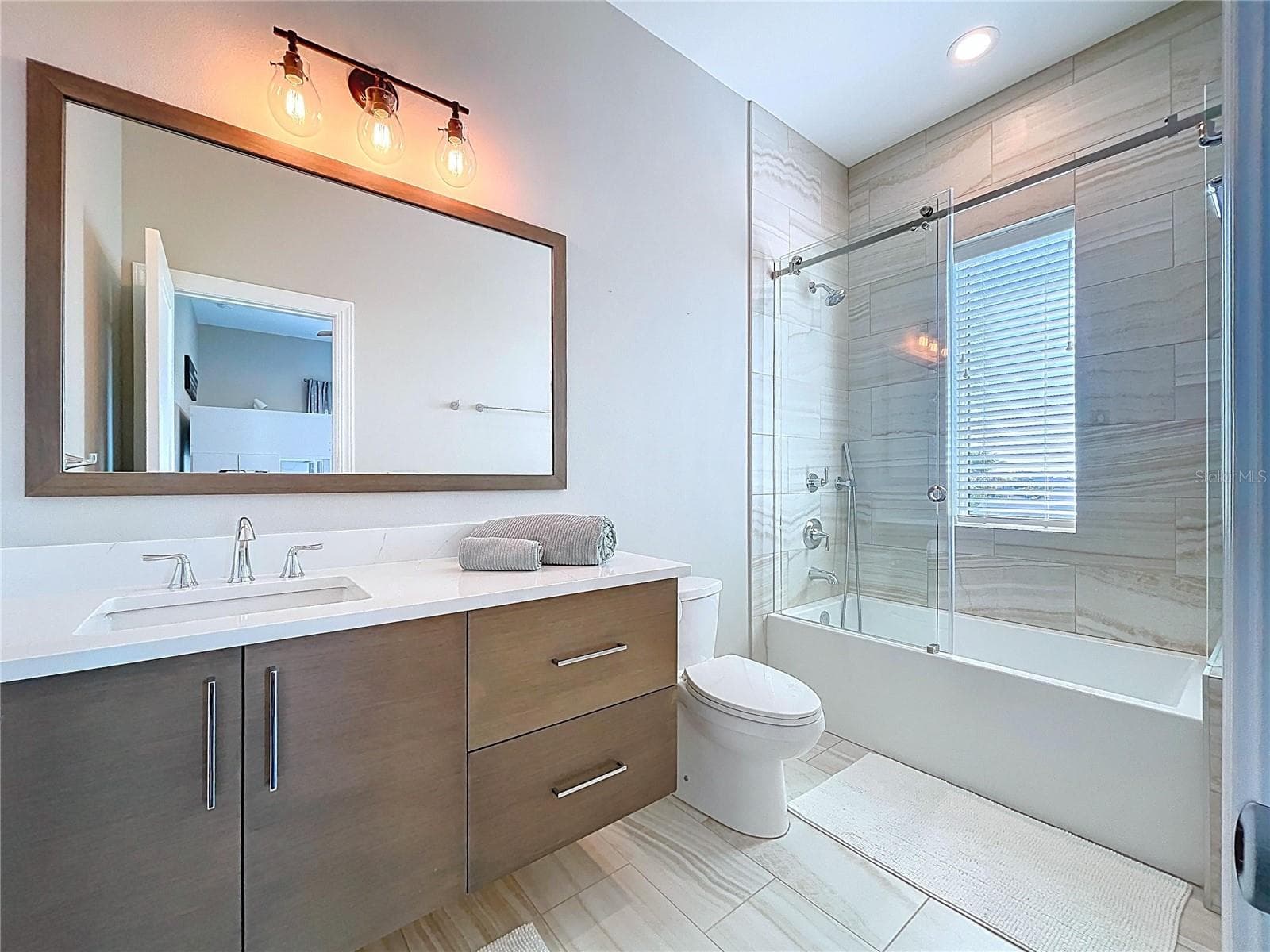 Single Family Residence at 306 BAY PLZ, TREASURE ISLAND, photo 44 of 75