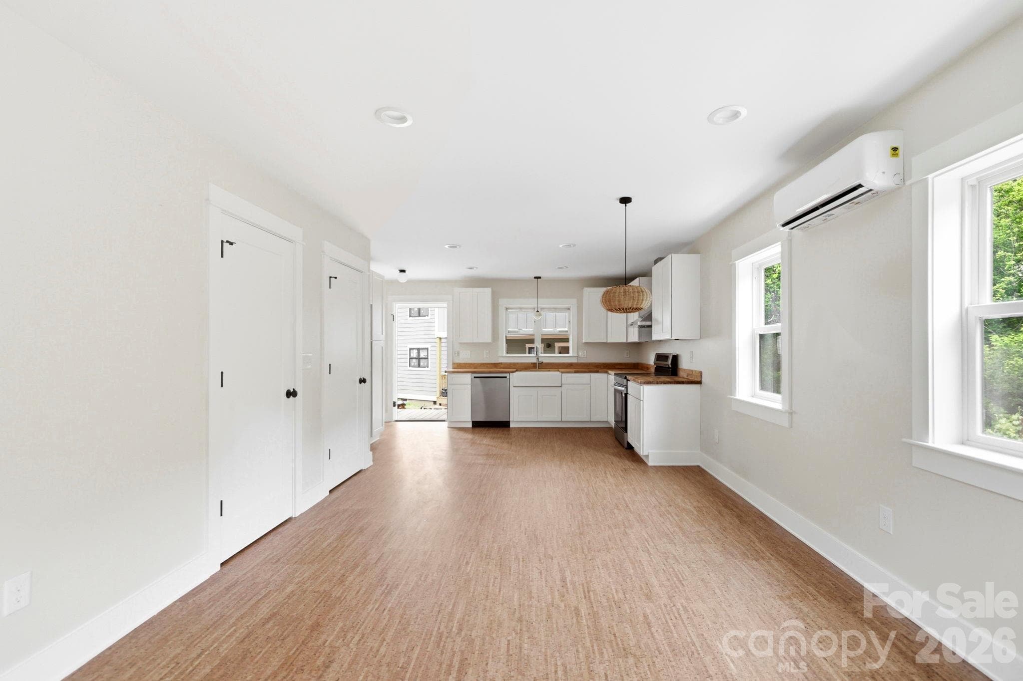 Townhouse at 17 Fireside Drive, Asheville, photo 15 of 42