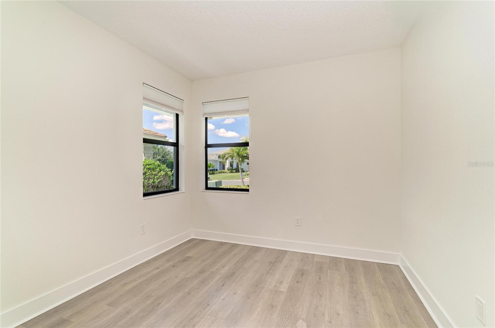 Office Flex Room - 5290 BARNETT CIR, BRADENTON