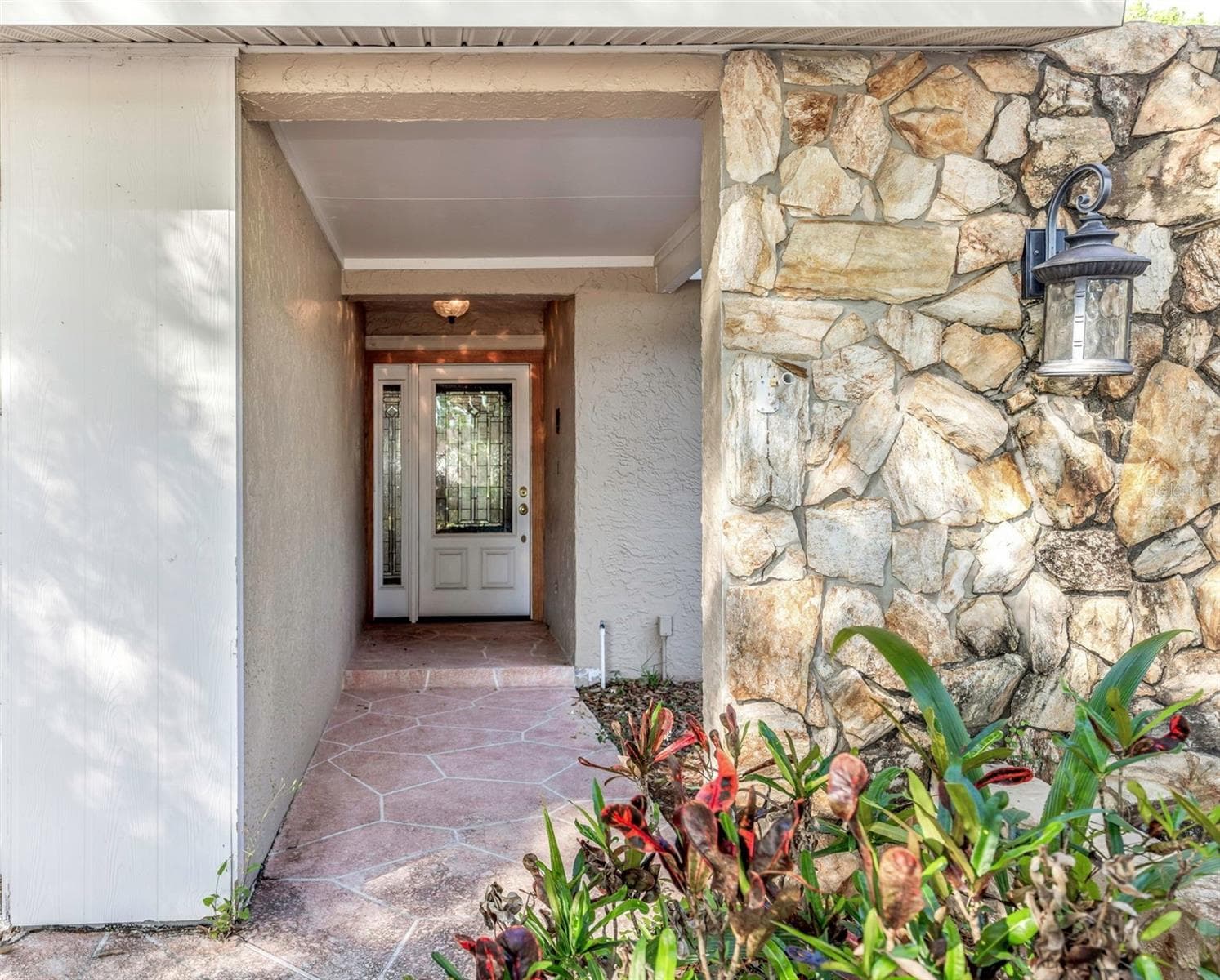 Entry - 4101 WINDTREE DR, TAMPA