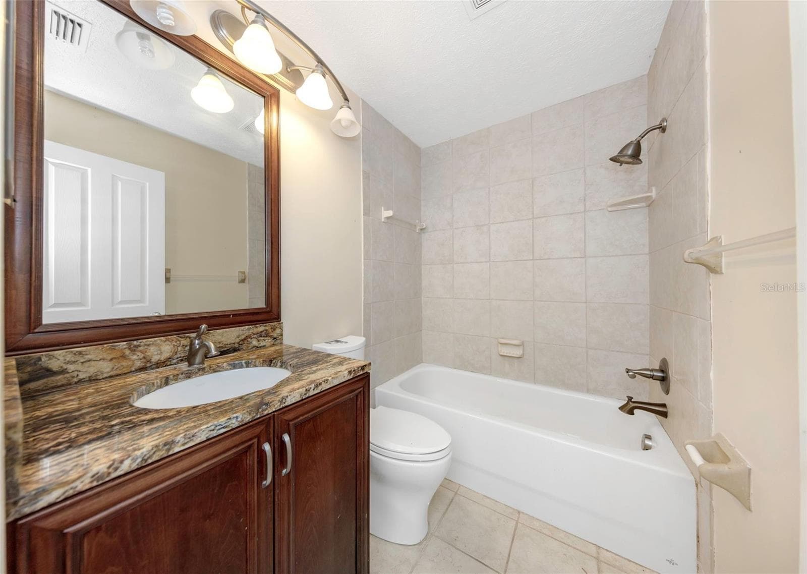 Bathroom #2 - 4101 WINDTREE DR, TAMPA