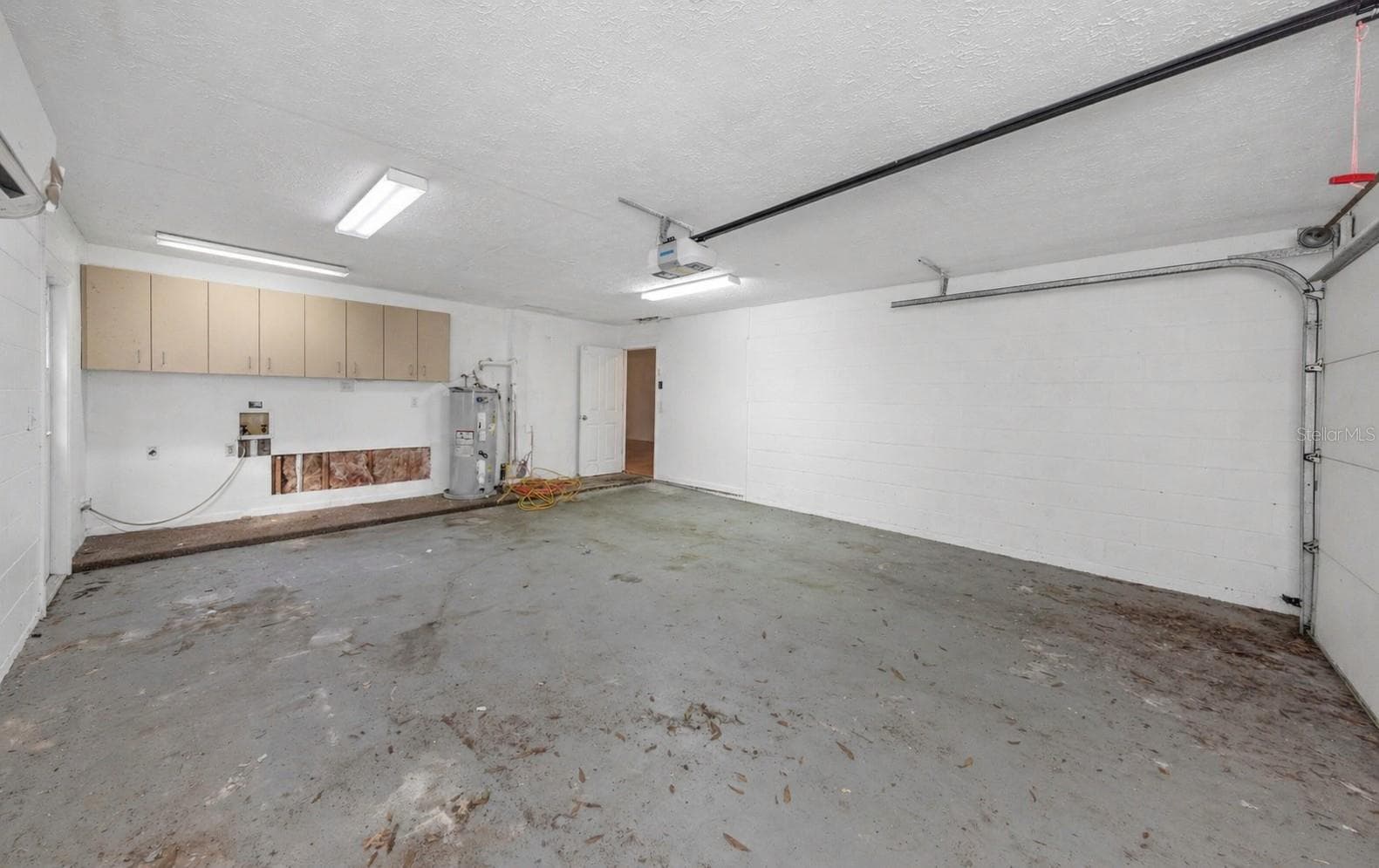 Garage - 4101 WINDTREE DR, TAMPA