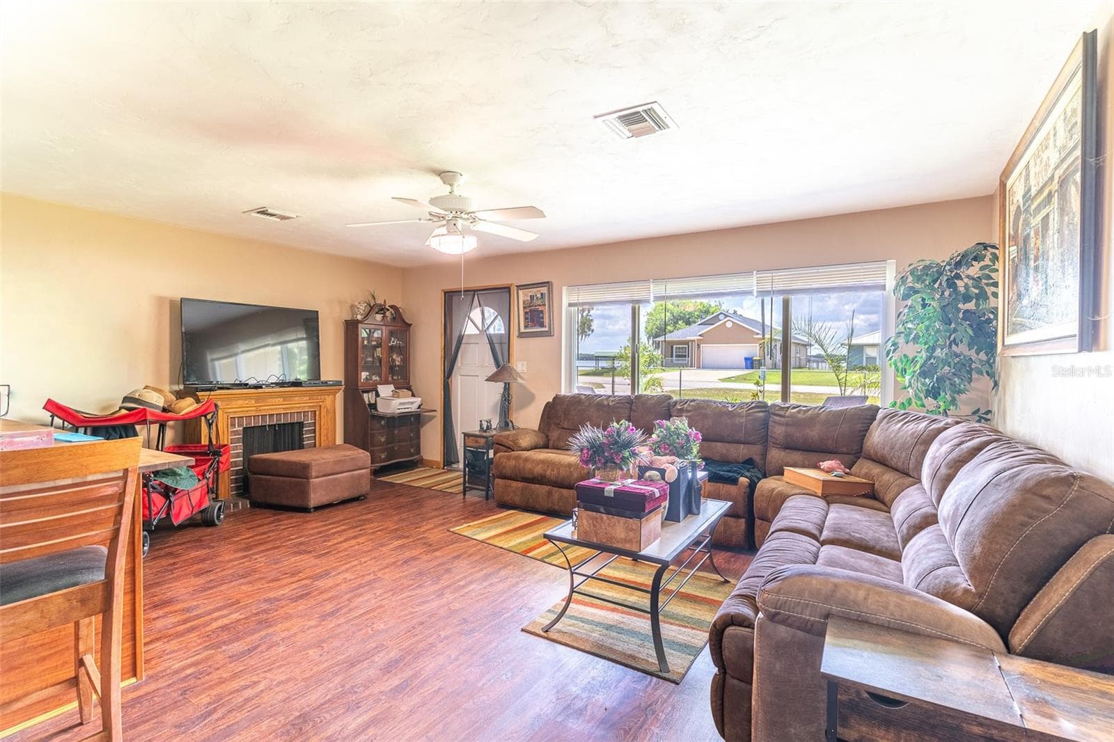 Single Family Residence at 305 CLOVERLEAF RD, LAKE PLACID, photo 2 of 47