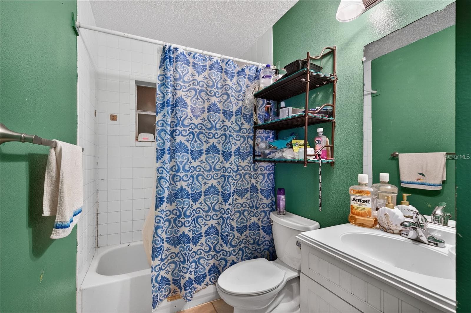Secondary Bath - 1400 N SIMPSON ST, MOUNT DORA
