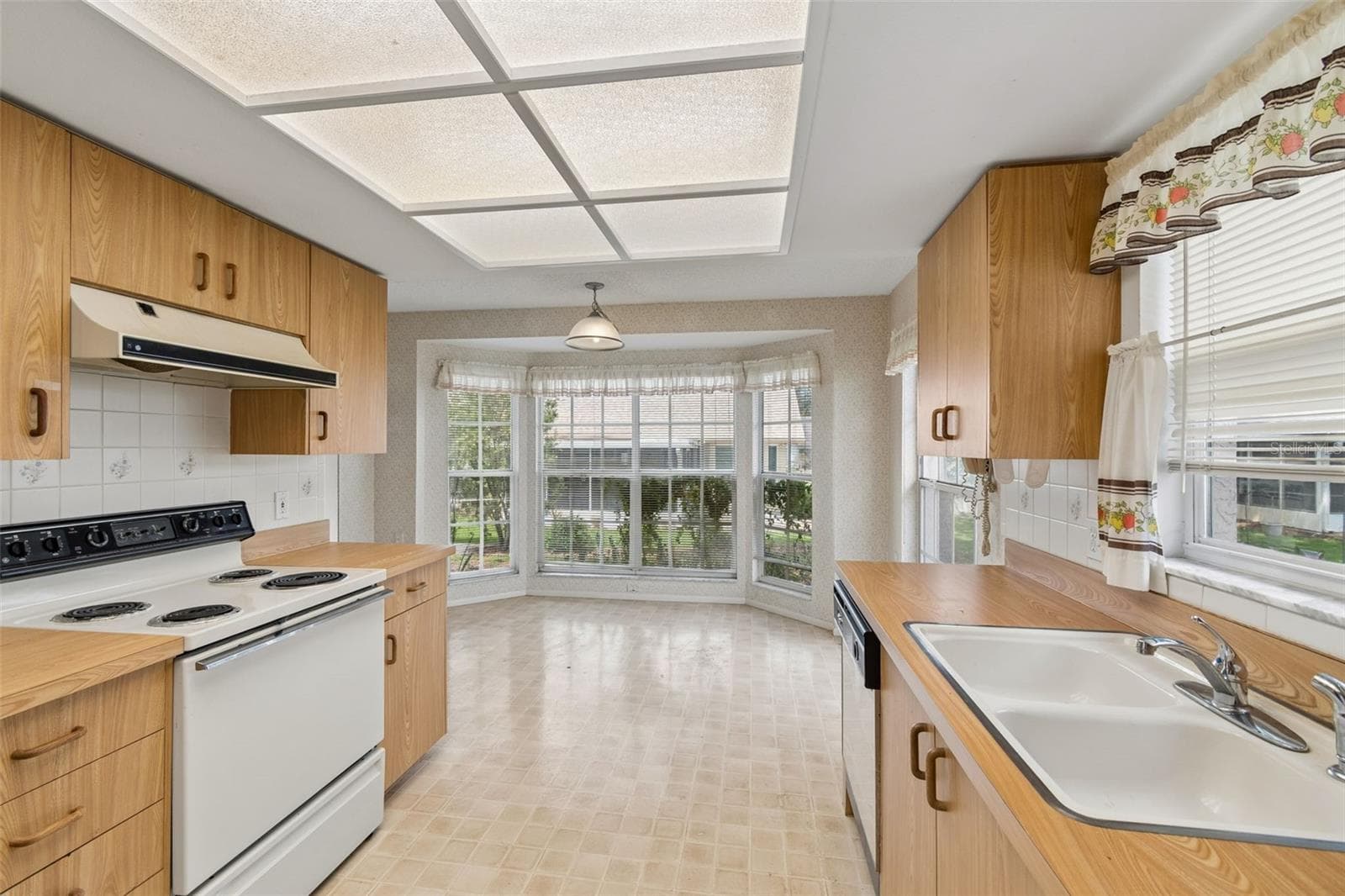 Single Family Residence at 4643 SANDPOINTE DR, NEW PORT RICHEY, photo 13 of 32