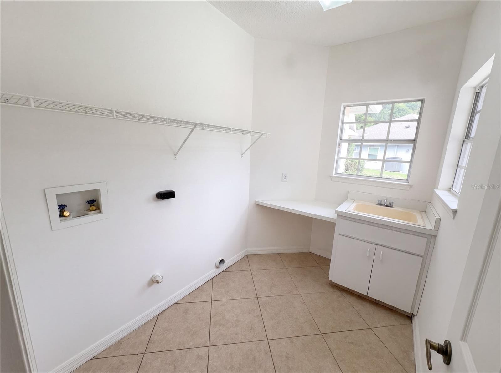 Single Family Residence at 680 MACGLENROSS DR, OVIEDO, photo 18 of 28