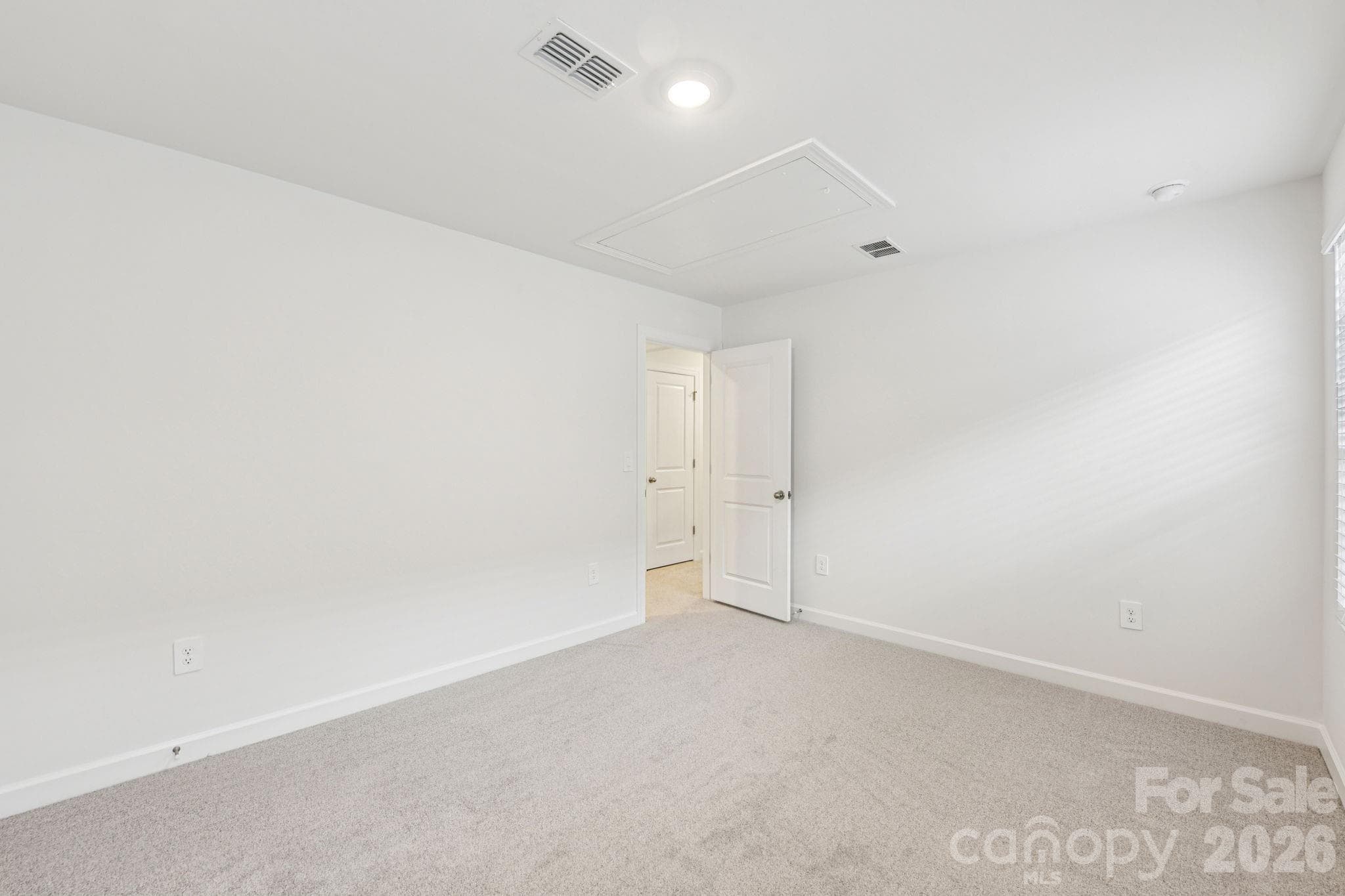 Photo is not of the actual home but is an inspirational photo of builder’s model home and may depict options, furnishings, and/or decorator features that are not included. - Gastonia