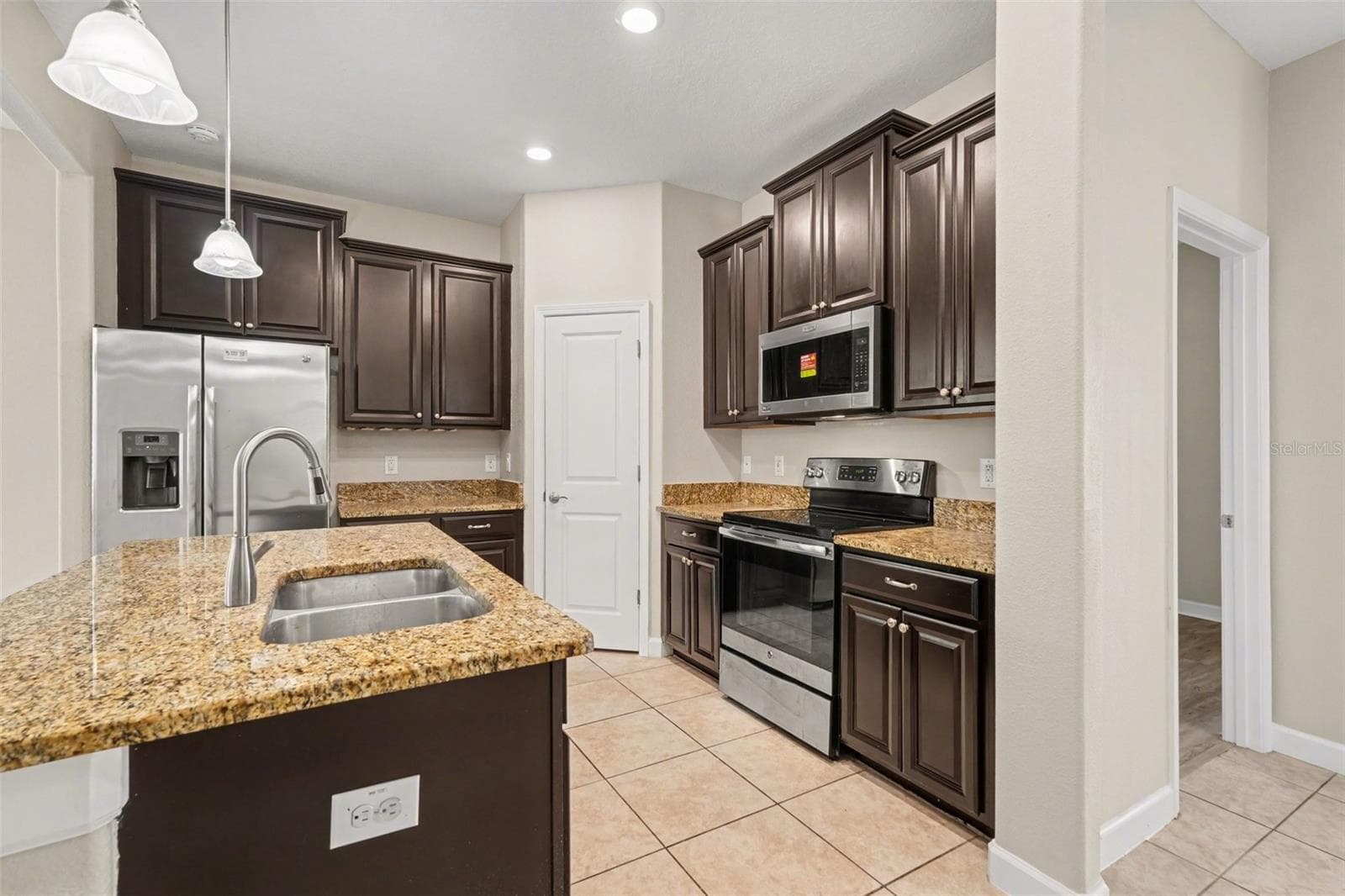 Single Family Residence at 28522 E PLEASANT BAY LOOP, WESLEY CHAPEL, photo 10 of 30