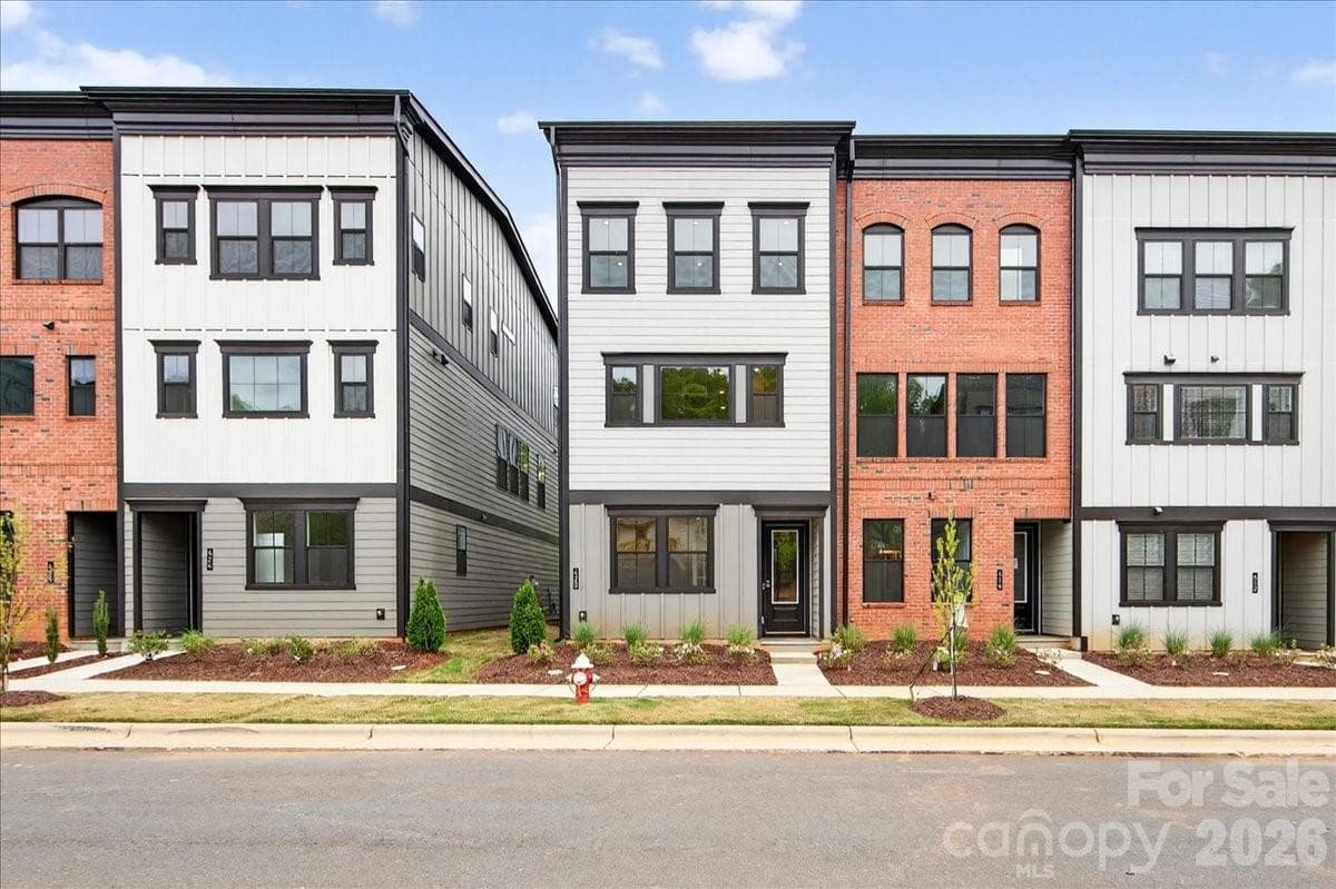 Low Maintenance living in Historic Downtown Waxhaw, NC - 420 Old Town Village Road, Waxhaw