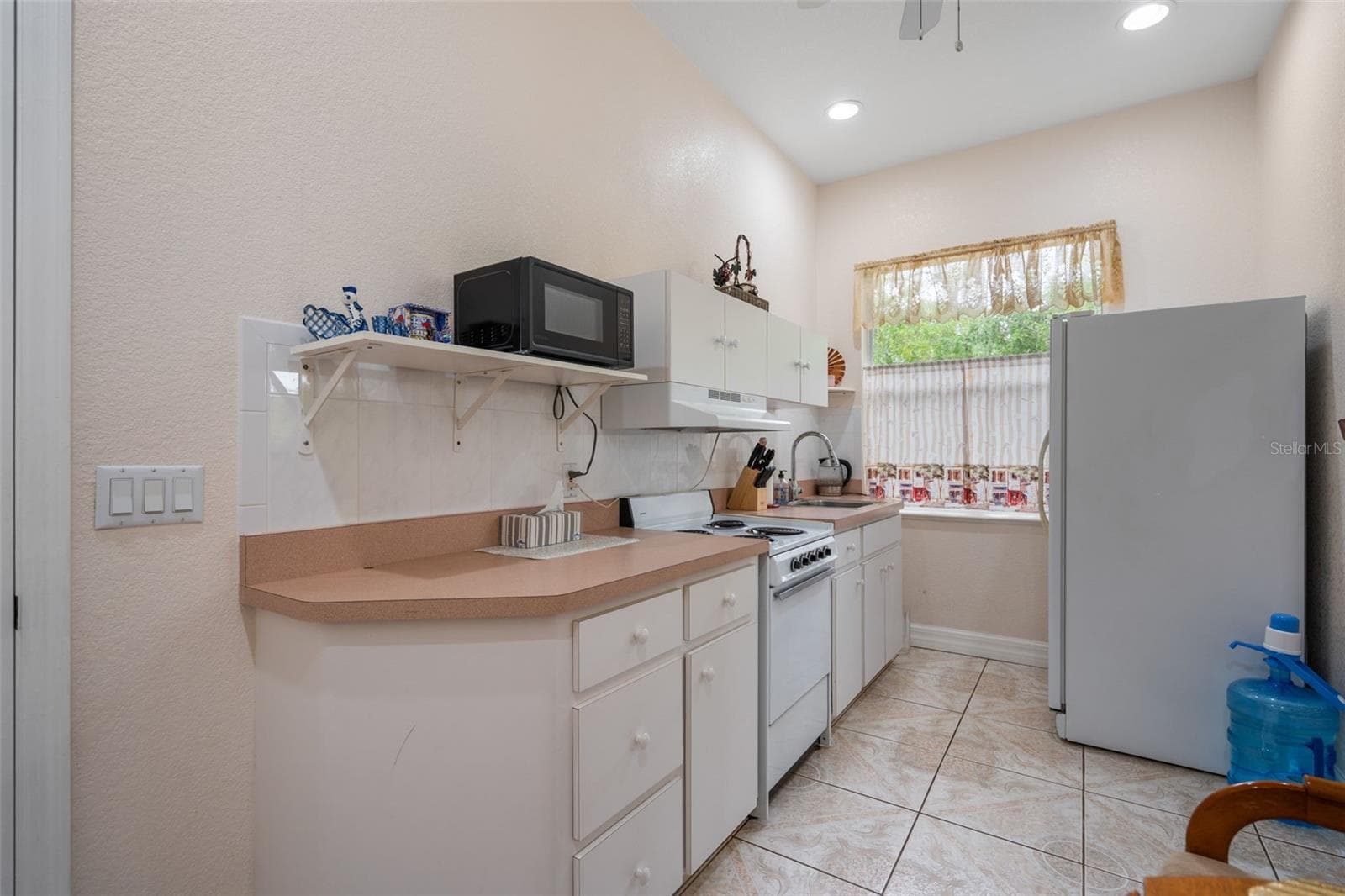 Single Family Residence at 333 ORDUNA DR, NORTH PORT, photo 32 of 45