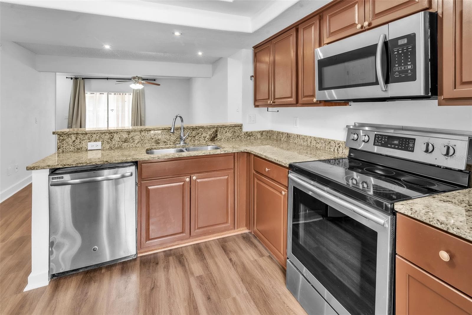 Townhouse at 3303 BRIGADOON DR, CLEARWATER, photo 6 of 47