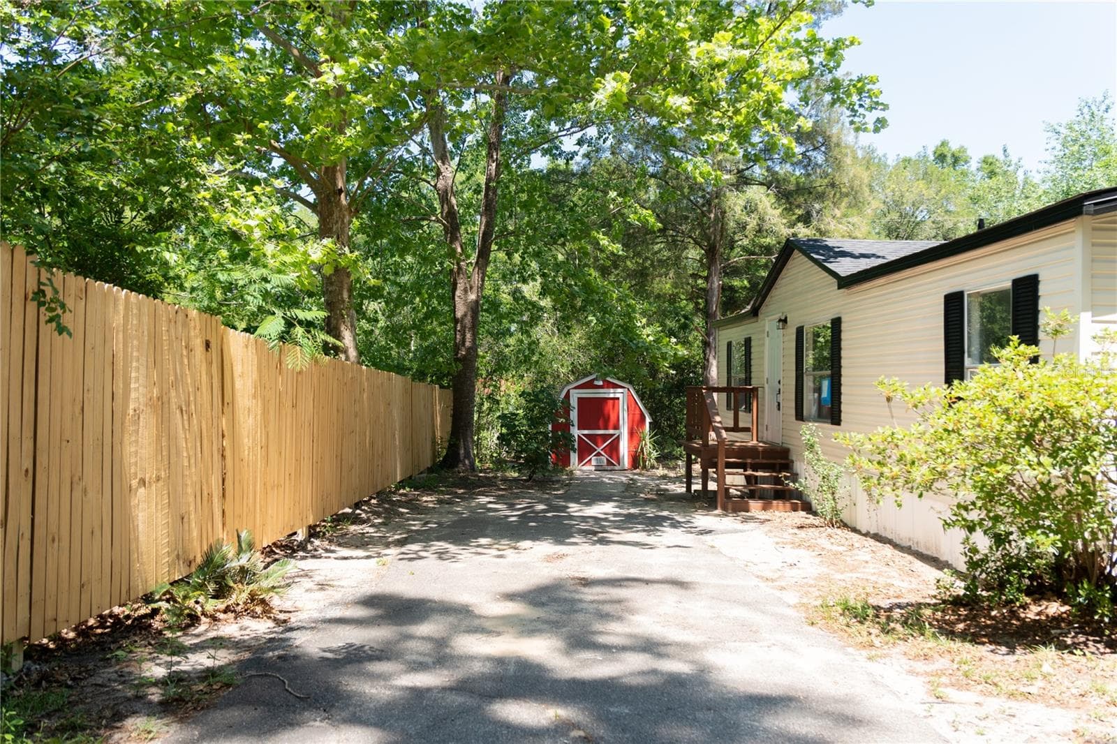 Side Yard and Outdoor Space - 1809 NE 162ND ST, CITRA