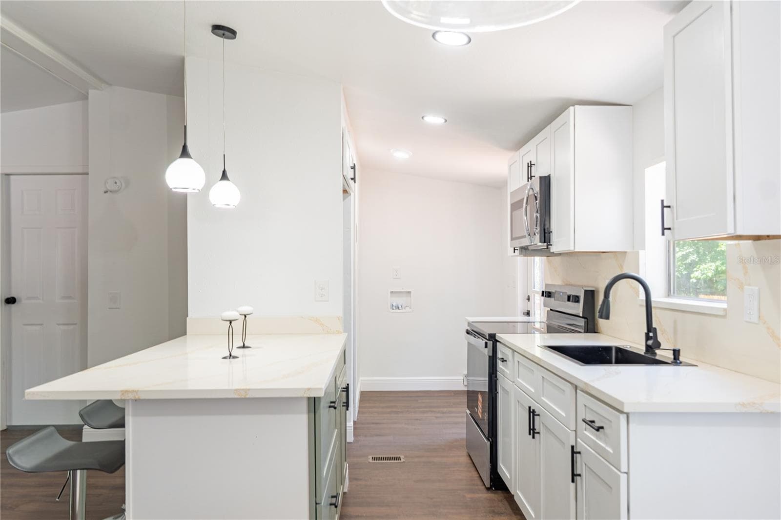 Manufactured Home at 1809 NE 162ND ST, CITRA, photo 5 of 35