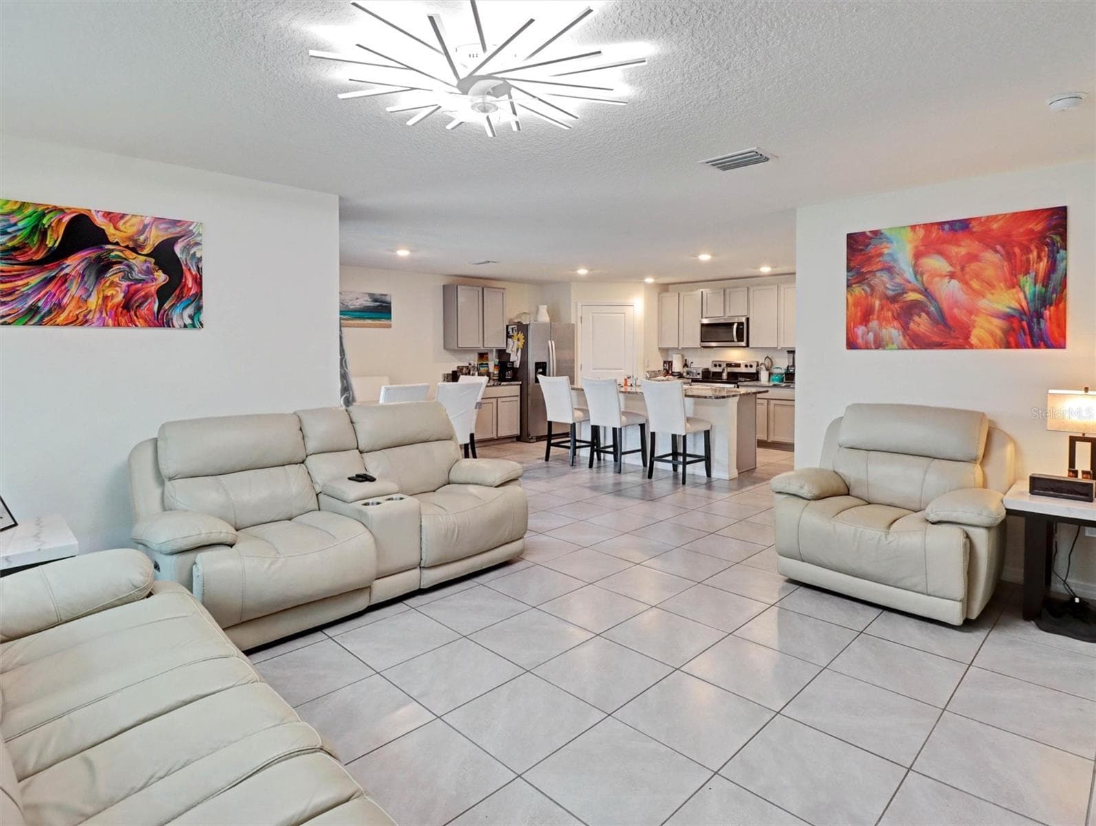 Single Family Residence at 1202 TAHITIAN SUNRISE DR, PLANT CITY, photo 3 of 15