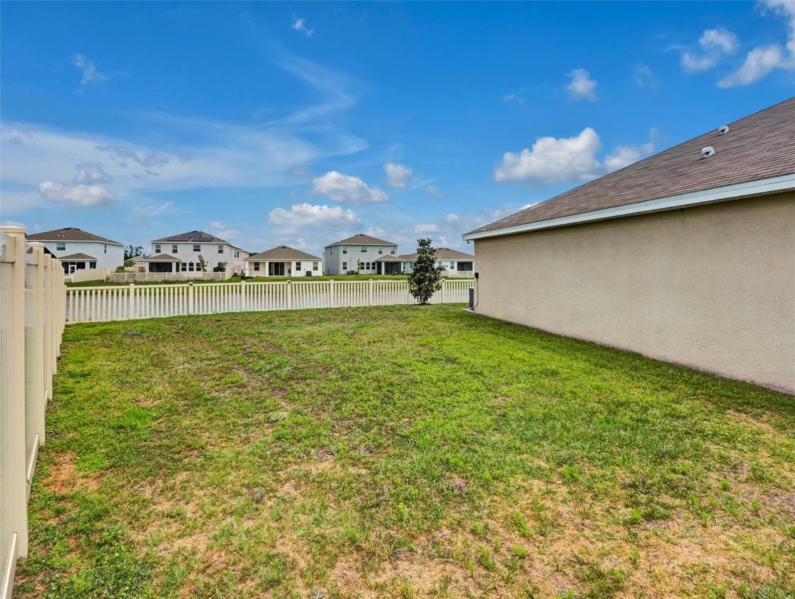 Single Family Residence at 1202 TAHITIAN SUNRISE DR, PLANT CITY, photo 7 of 15