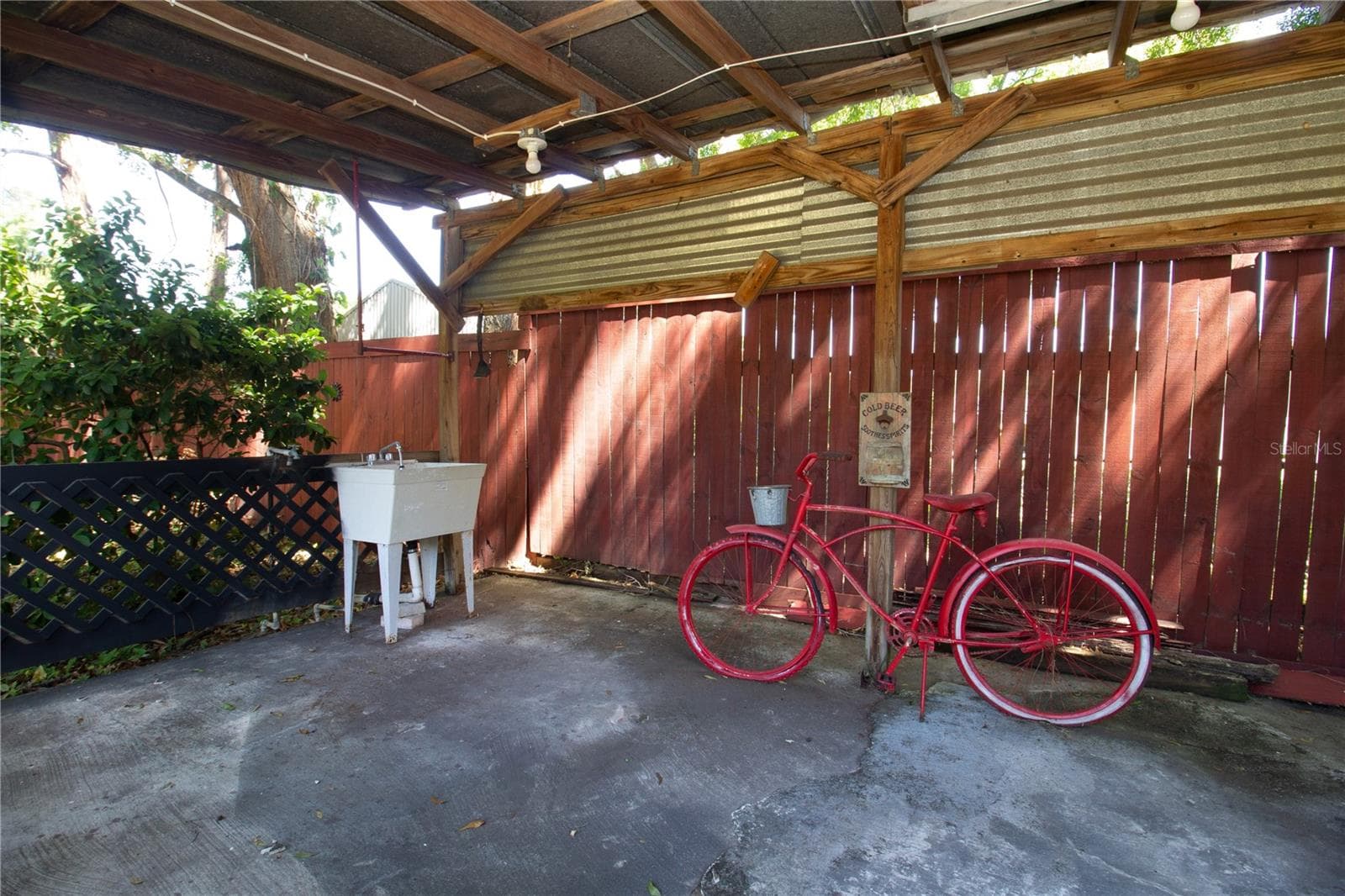 Single Family Residence at 7716 E COMANCHE AVE, TAMPA, photo 30 of 48