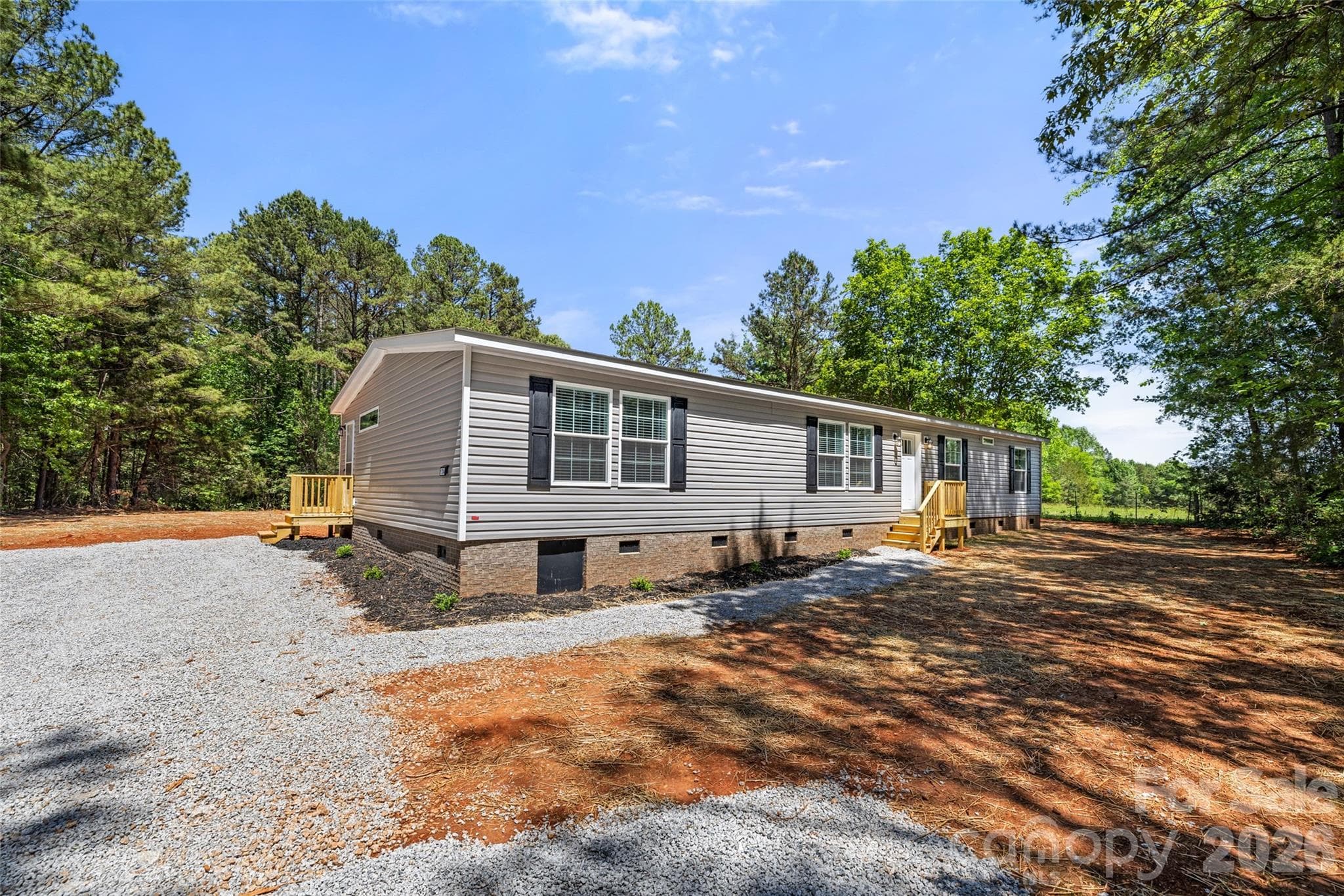 New Construction - Drywall interior- 4 bedrooms and a den - Lancaster