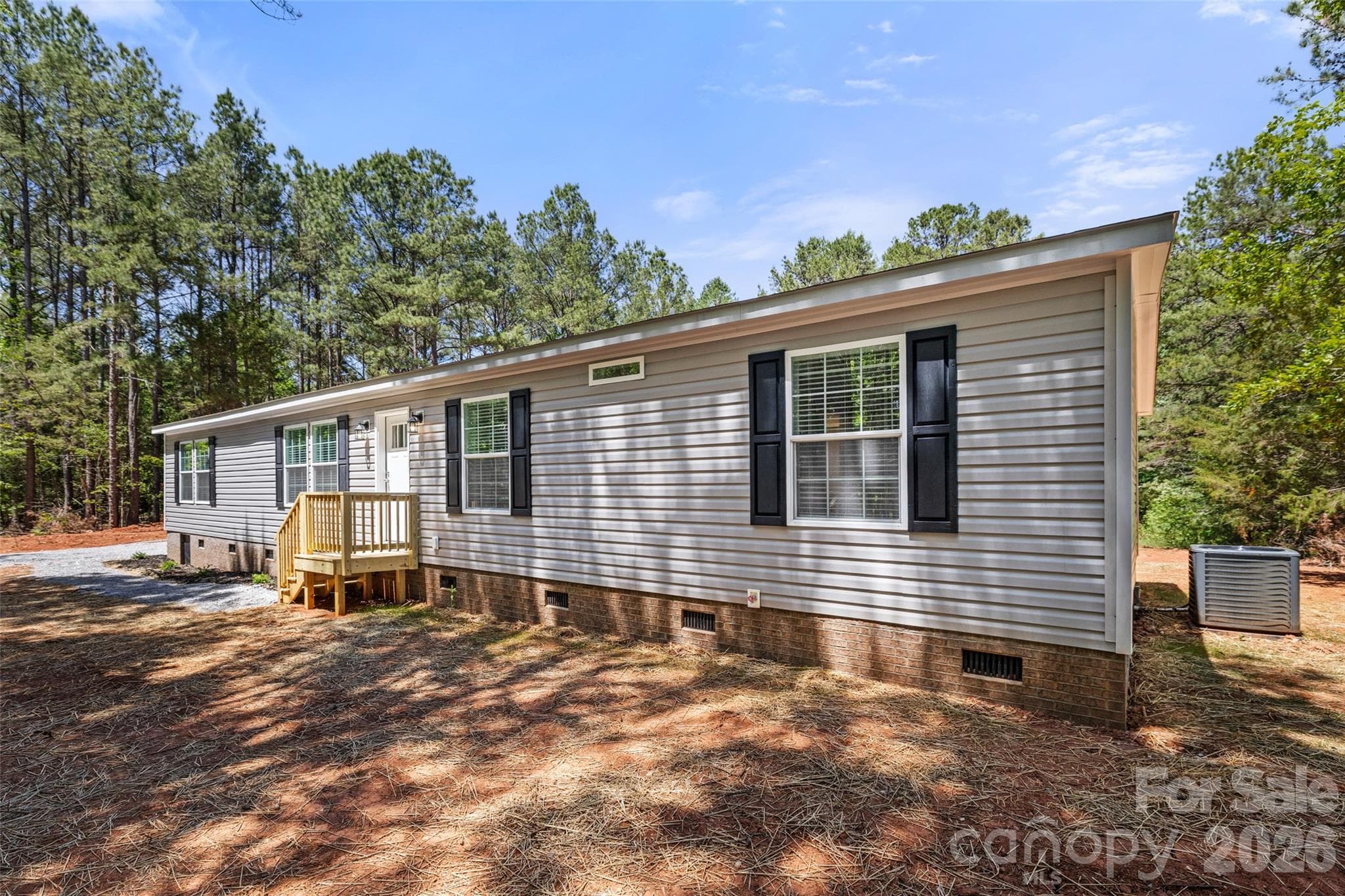 New Construction, 4 bedrooms and a den with 3 full bathrooms on over an acre. - Lancaster