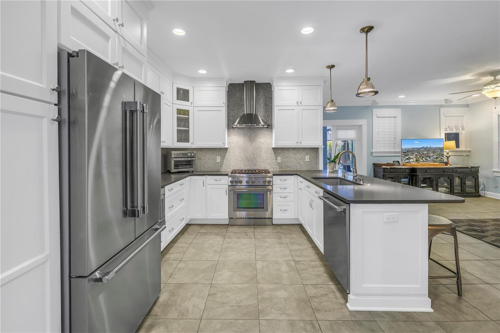 Single Family Residence at 436 12TH AVE NE, ST PETERSBURG, photo 10 of 54