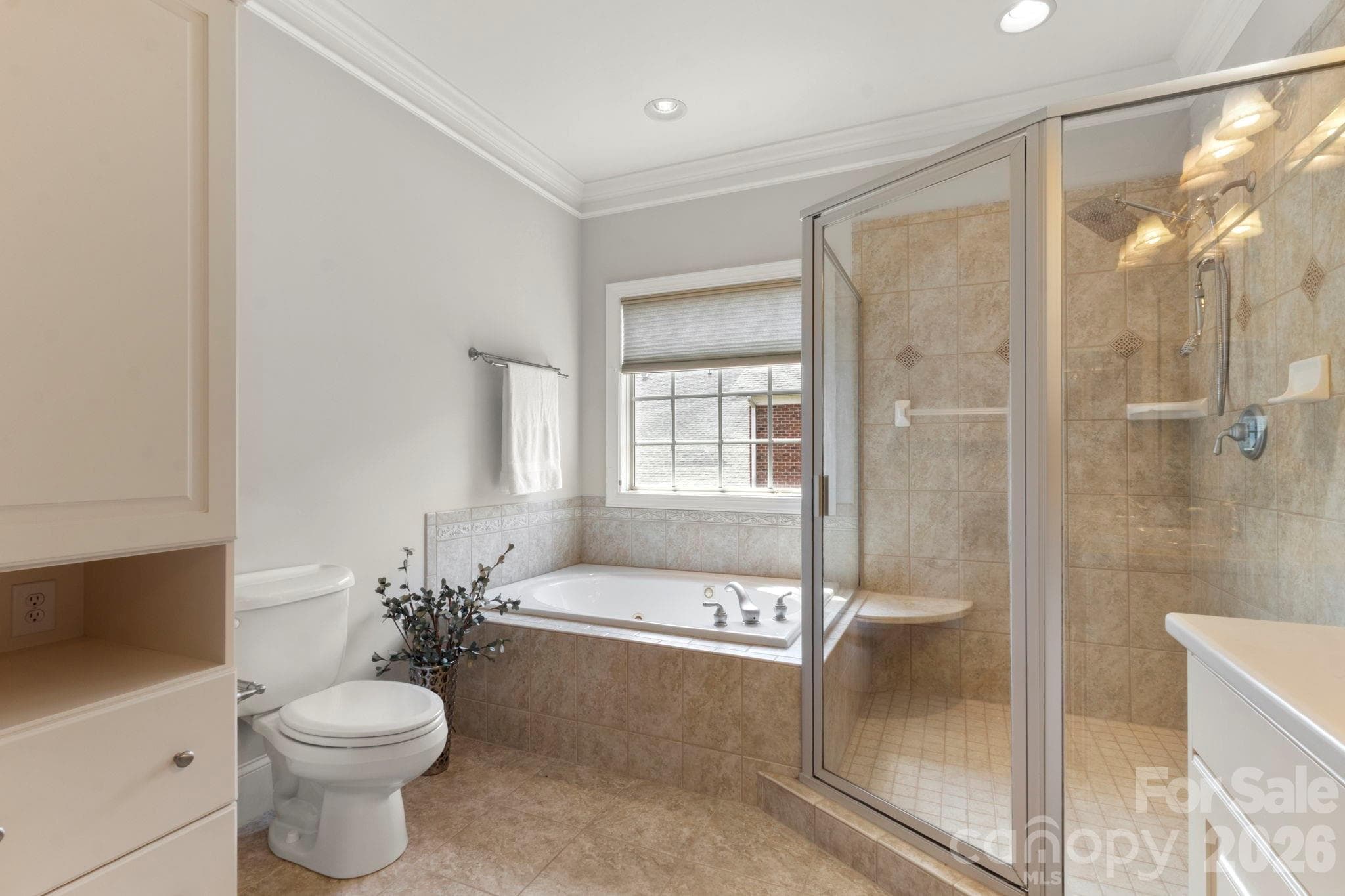 Primary Bathroom with jetted tub. - 705 Congressional Lane, Fort Mill