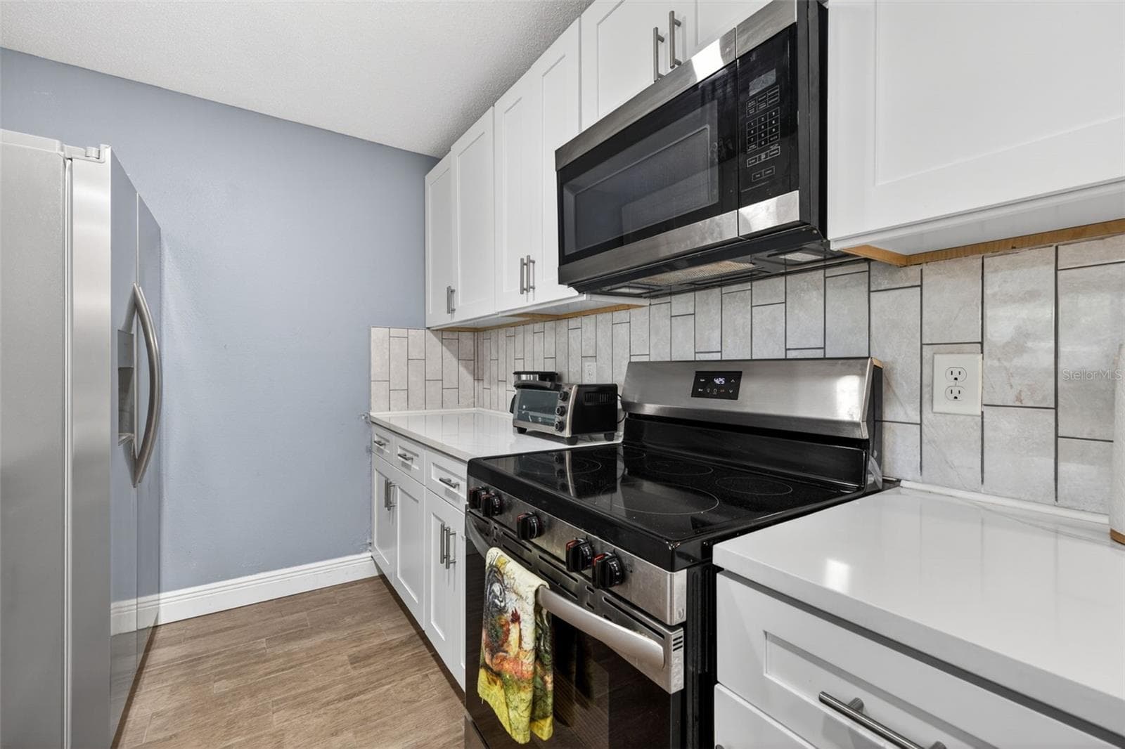 Single Family Residence at 5810 VENETIAN BLVD NE, ST PETERSBURG, photo 6 of 28