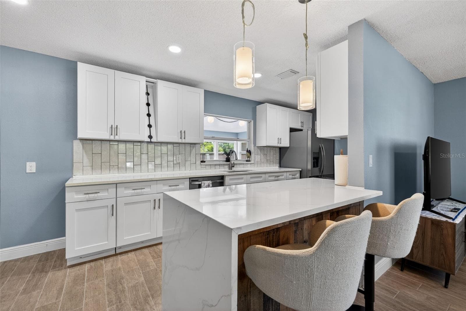 Single Family Residence at 5810 VENETIAN BLVD NE, ST PETERSBURG, photo 11 of 28