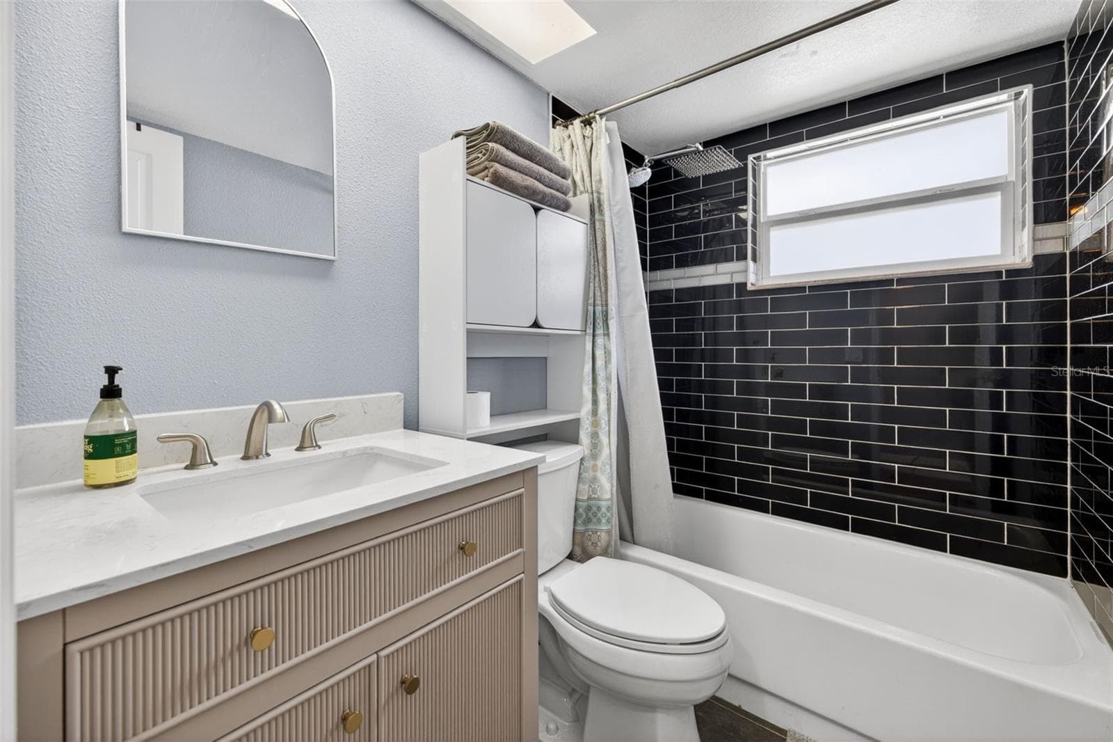 Single Family Residence at 5810 VENETIAN BLVD NE, ST PETERSBURG, photo 15 of 28