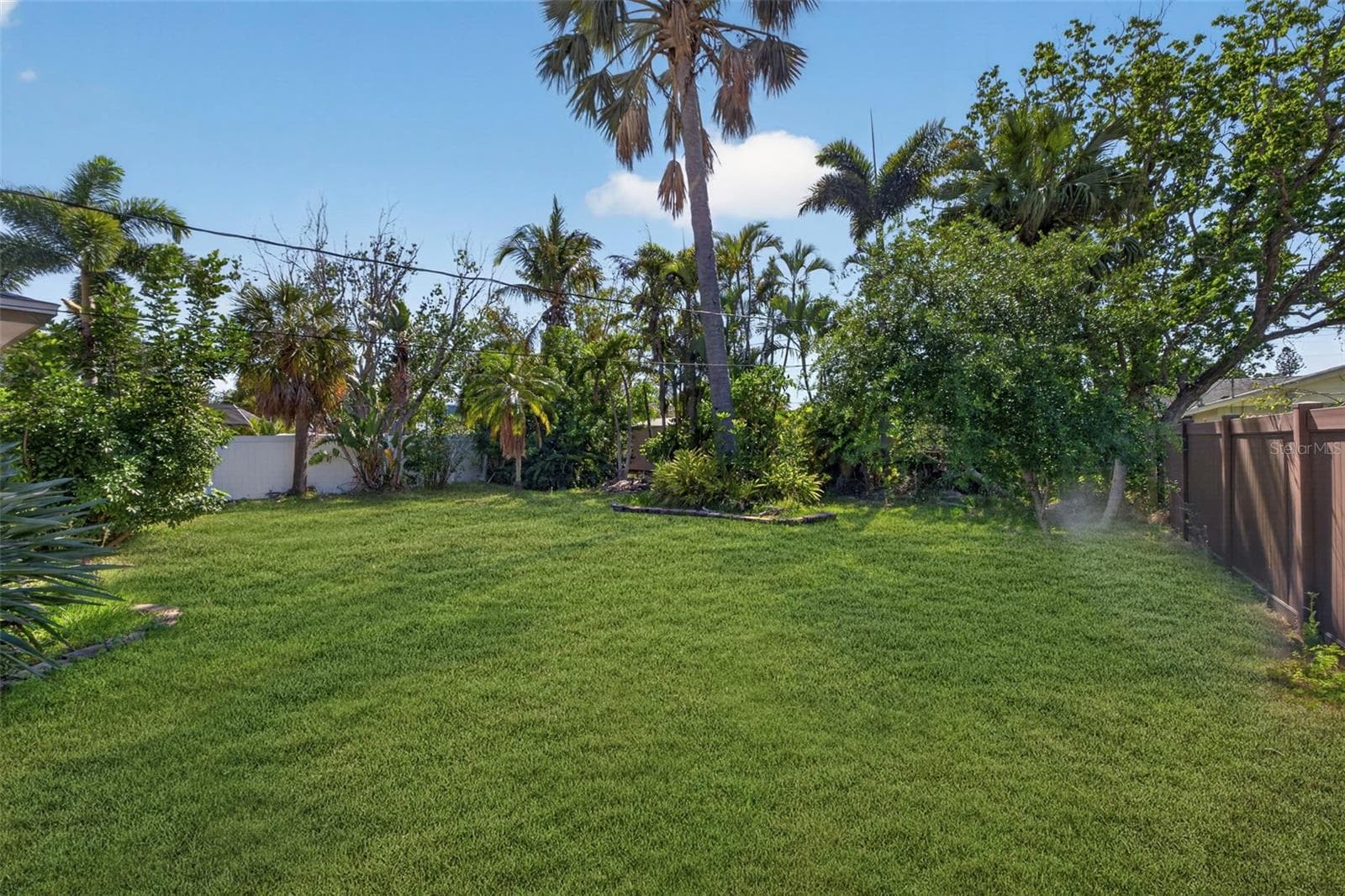 Single Family Residence at 5810 VENETIAN BLVD NE, ST PETERSBURG, photo 23 of 28