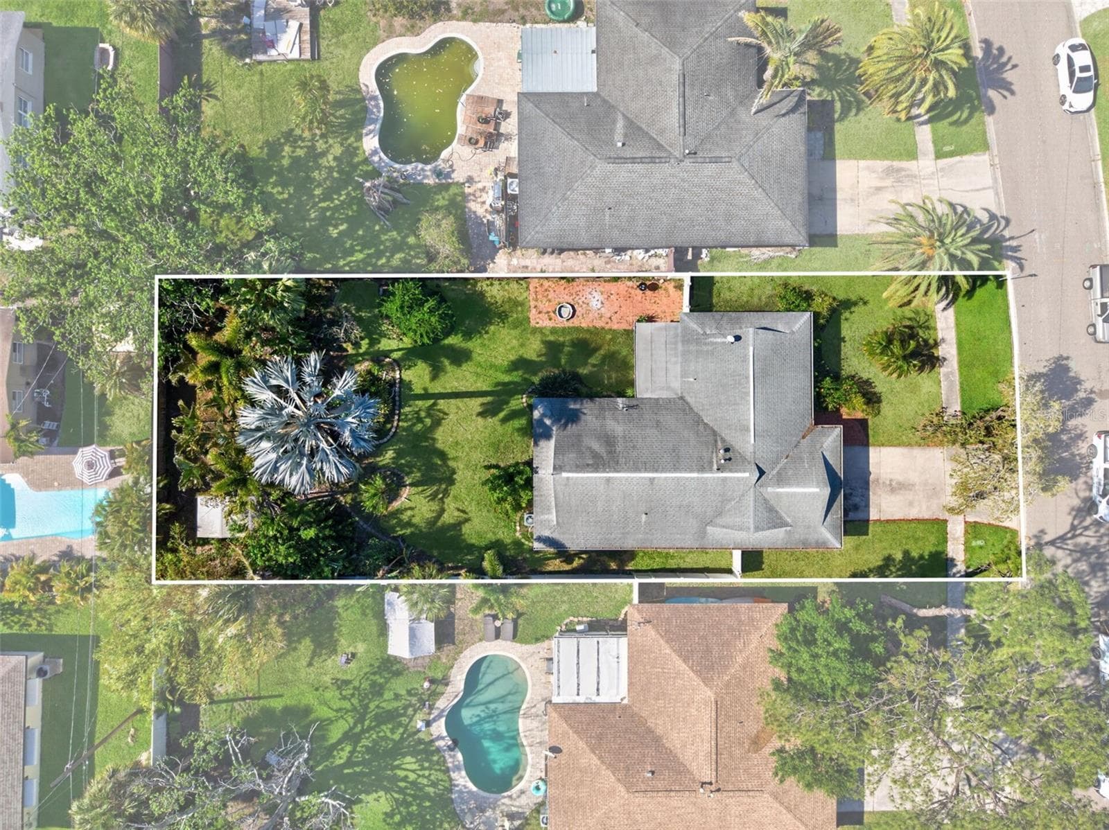 Single Family Residence at 5810 VENETIAN BLVD NE, ST PETERSBURG, photo 24 of 28