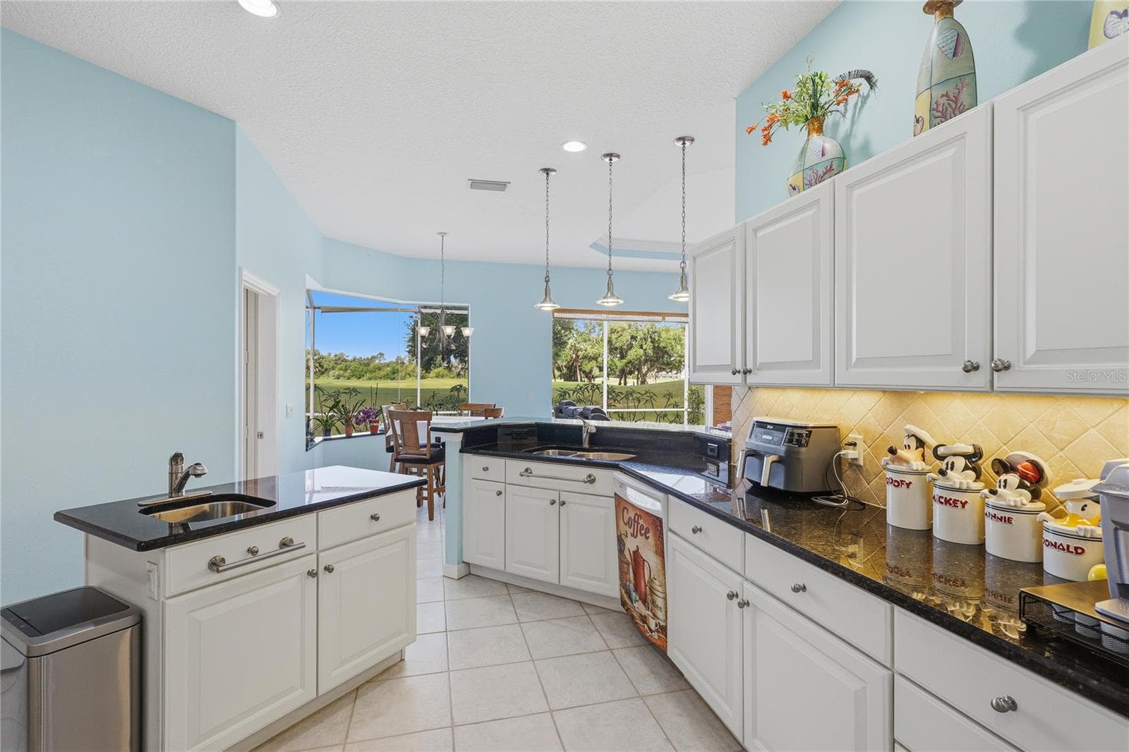 Single Family Residence at 758 PLANTERS MANOR WAY, BRADENTON, photo 8 of 33