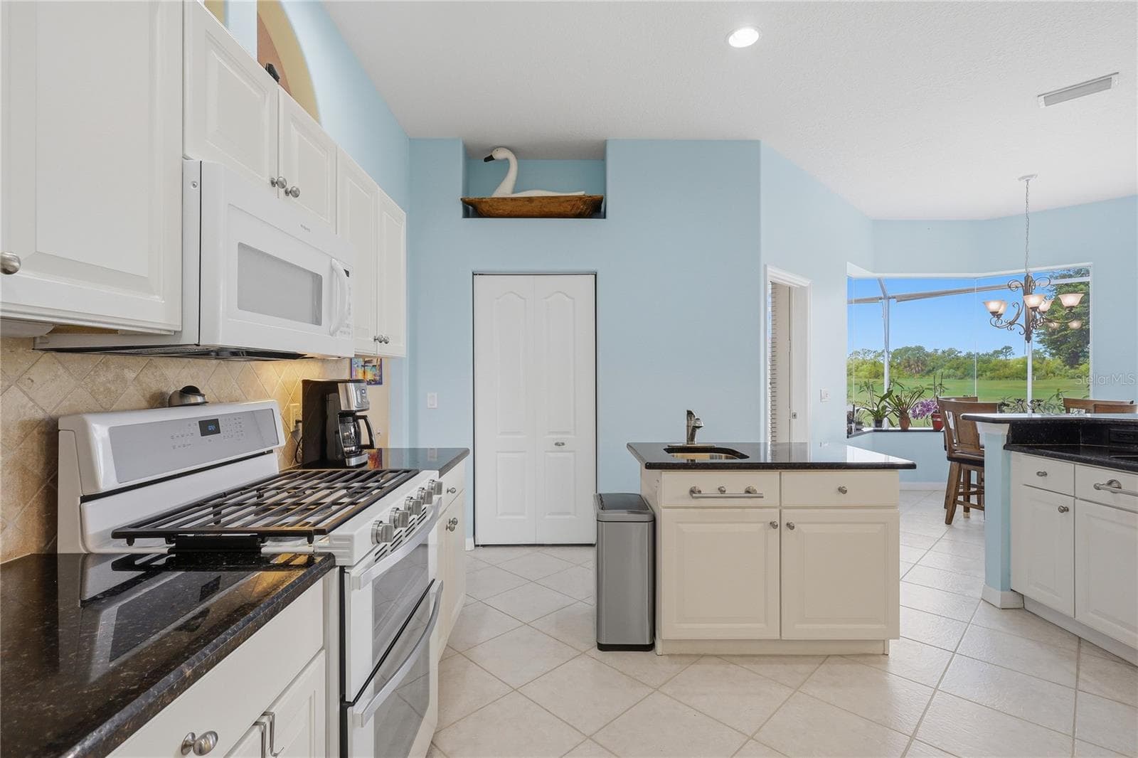 Single Family Residence at 758 PLANTERS MANOR WAY, BRADENTON, photo 9 of 33