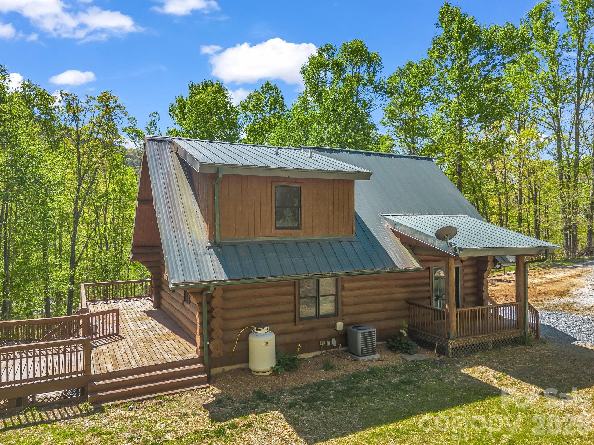 Single Family Residence at Hendersonville, photo 2 of 46