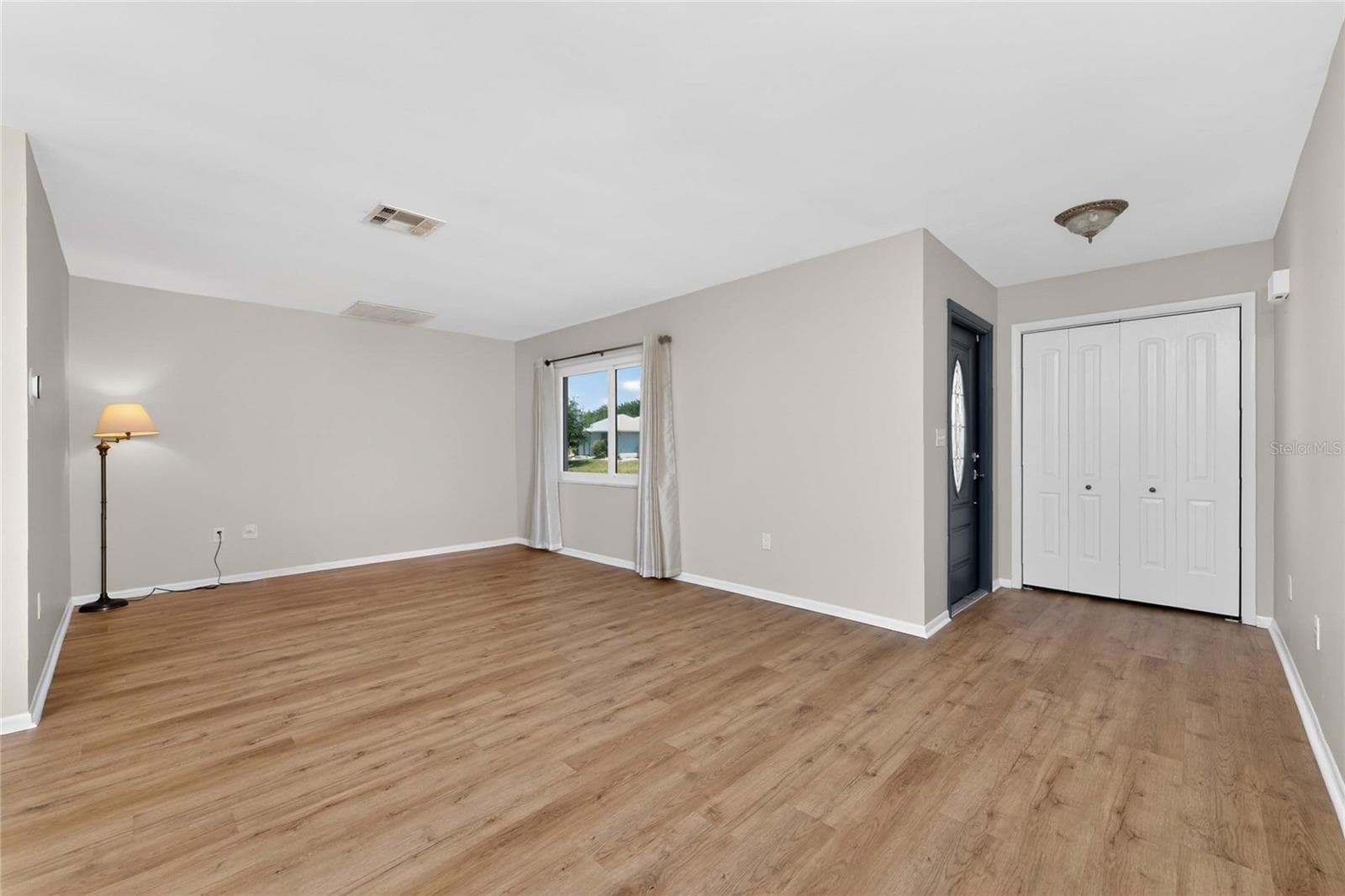 Single Family Residence at 557 MAGNOLIA AVE NW, PORT CHARLOTTE, photo 3 of 43