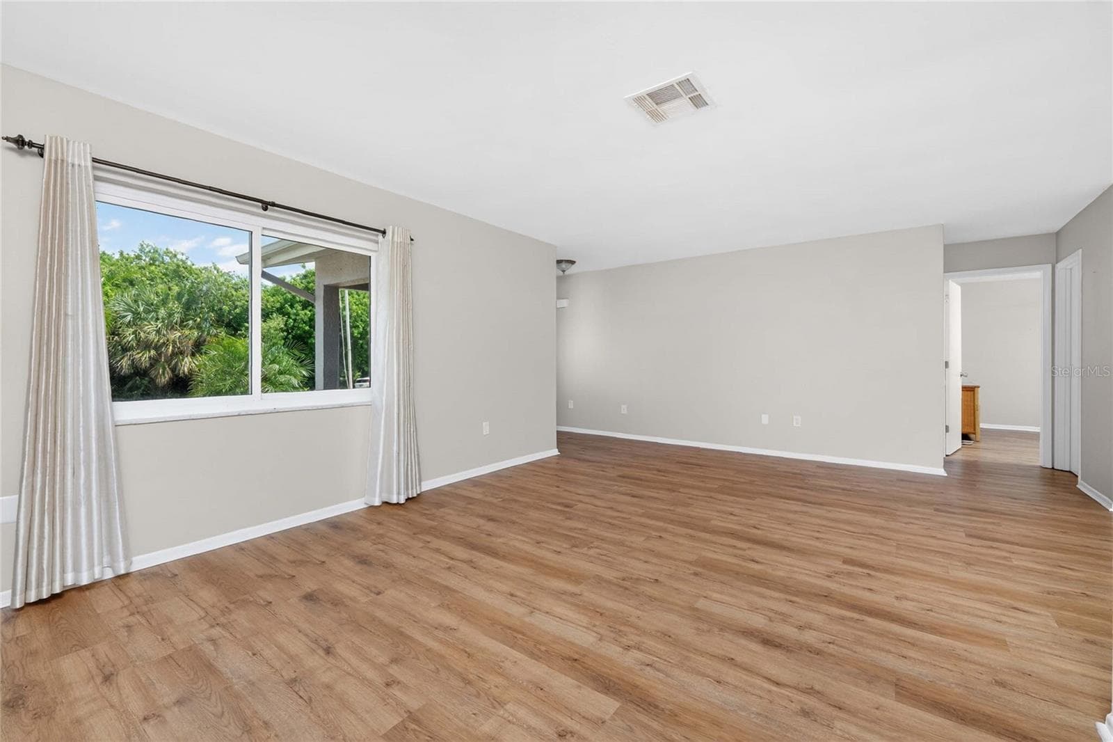 Single Family Residence at 557 MAGNOLIA AVE NW, PORT CHARLOTTE, photo 7 of 43