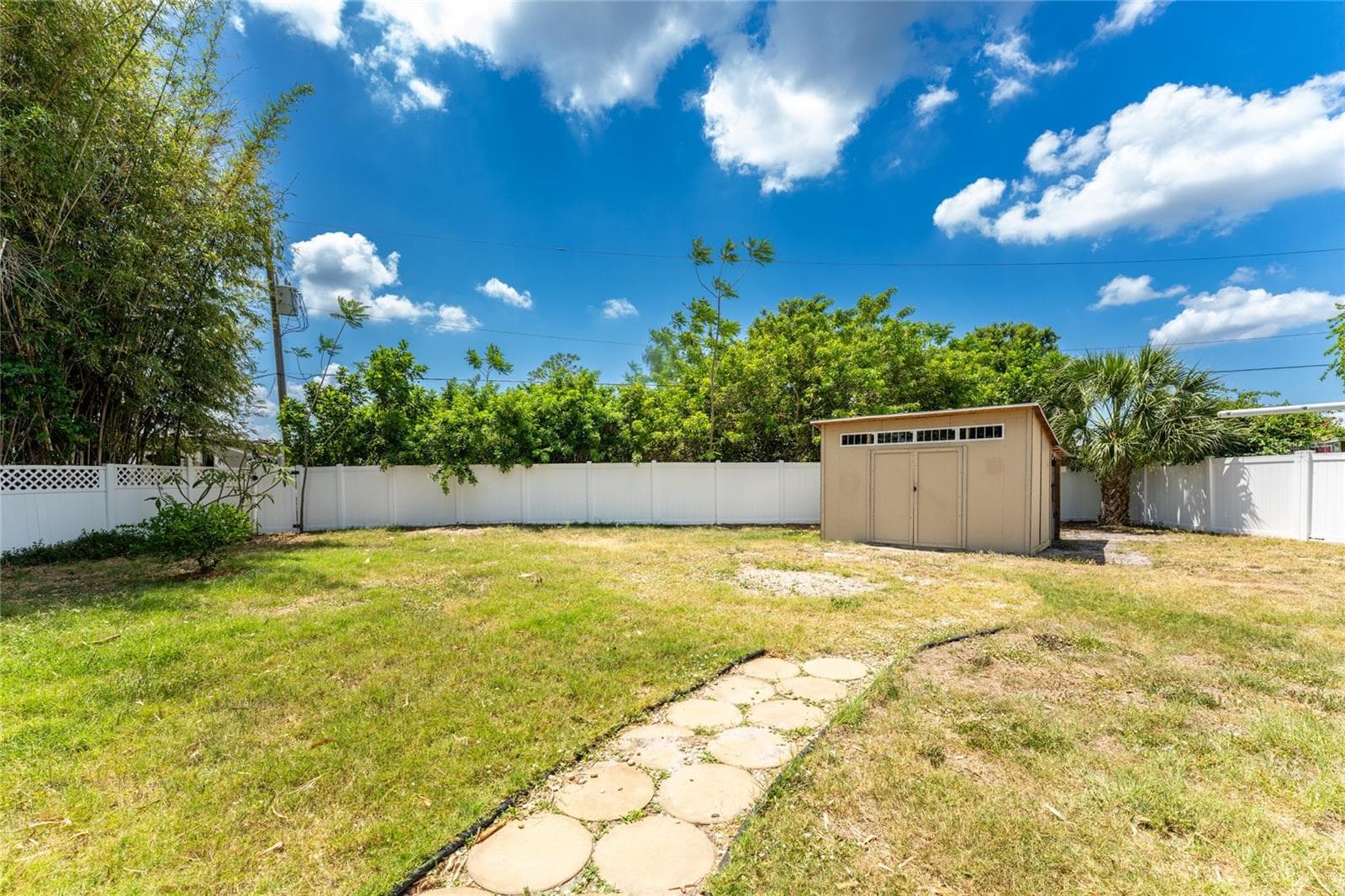 Single Family Residence at 557 MAGNOLIA AVE NW, PORT CHARLOTTE, photo 29 of 43