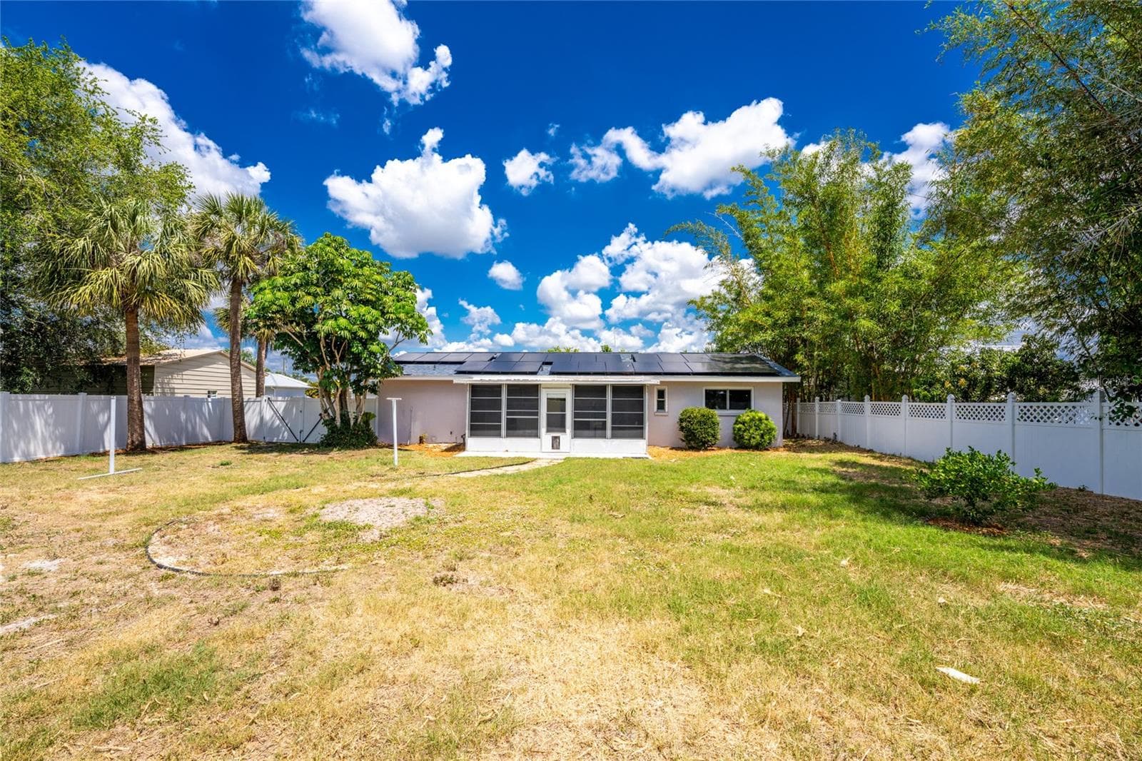 Single Family Residence at 557 MAGNOLIA AVE NW, PORT CHARLOTTE, photo 32 of 43