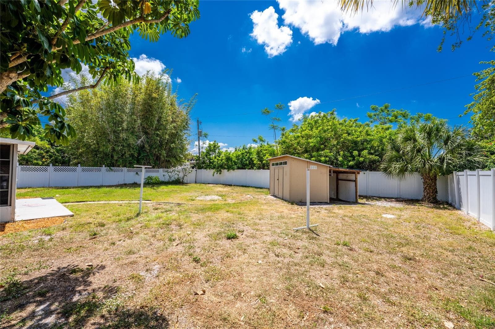 Single Family Residence at 557 MAGNOLIA AVE NW, PORT CHARLOTTE, photo 35 of 43