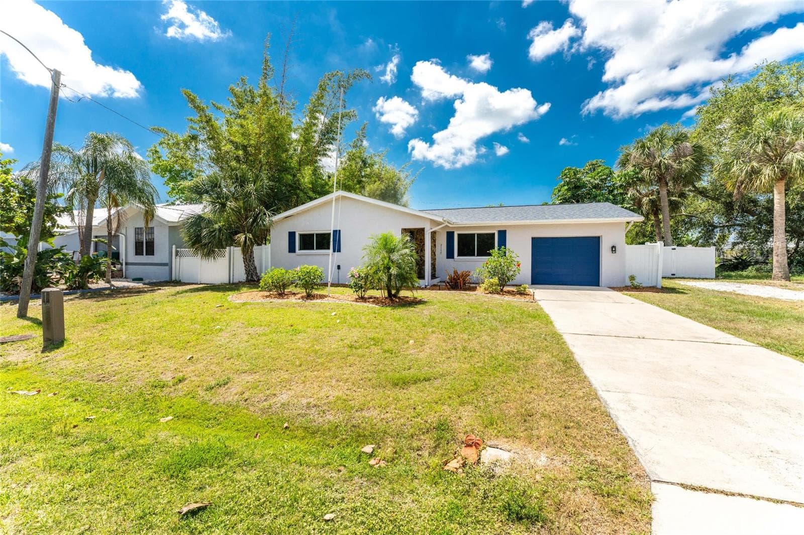Single Family Residence at 557 MAGNOLIA AVE NW, PORT CHARLOTTE, photo 39 of 43