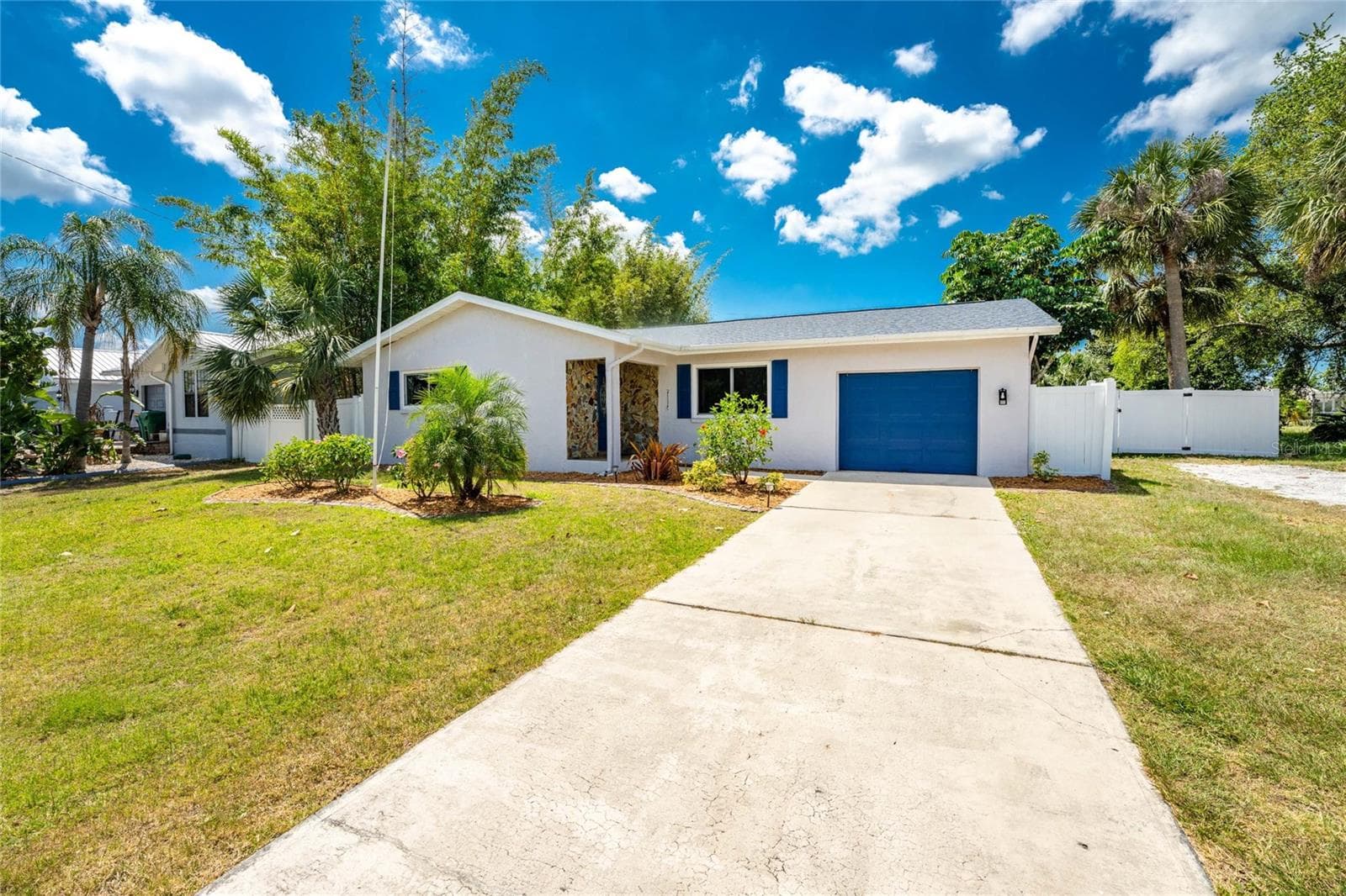 Single Family Residence at 557 MAGNOLIA AVE NW, PORT CHARLOTTE, photo 40 of 43