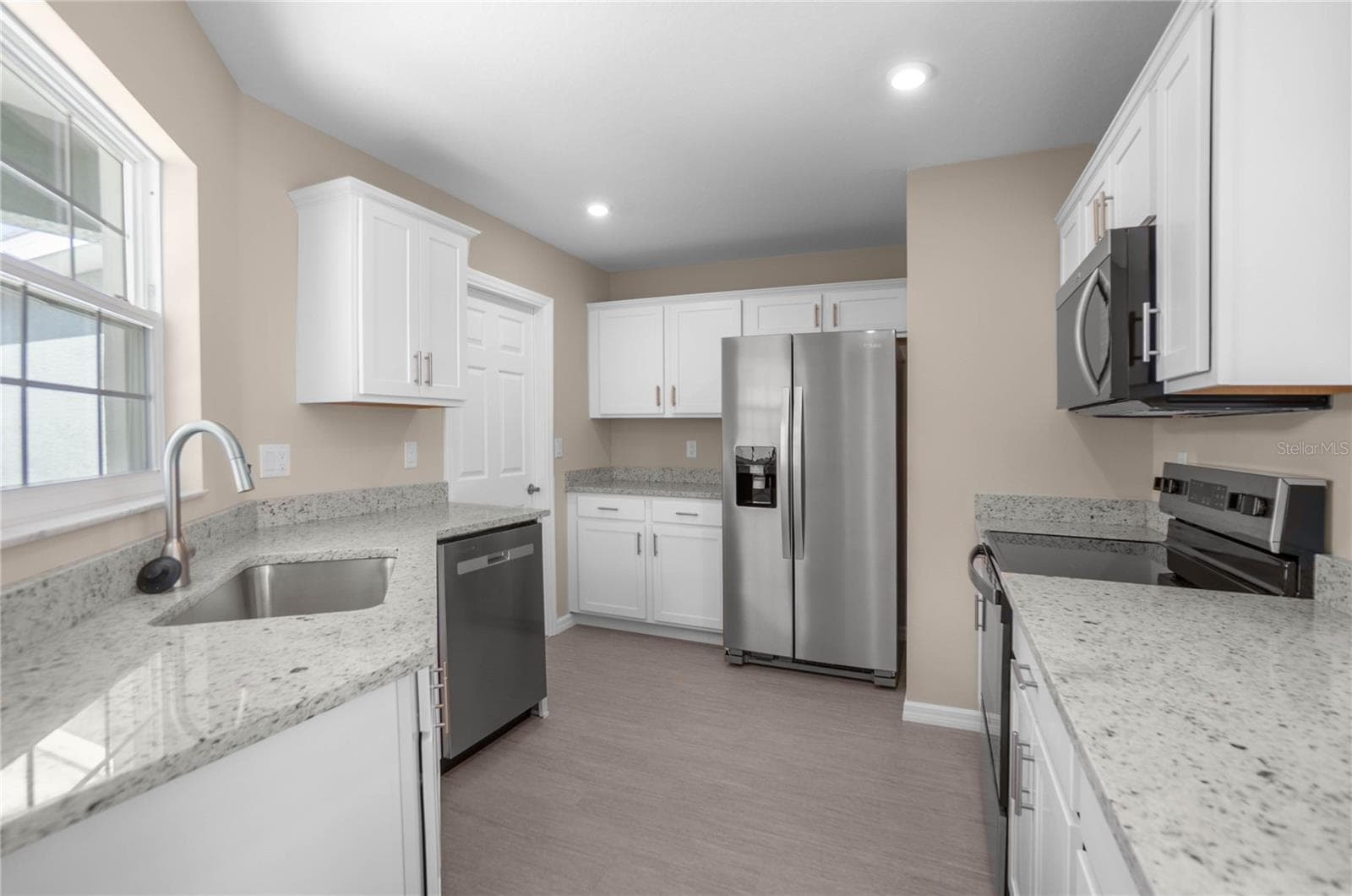 Single Family Residence at 10494 S DREW BRYANT CIR, FLORAL CITY, photo 5 of 27