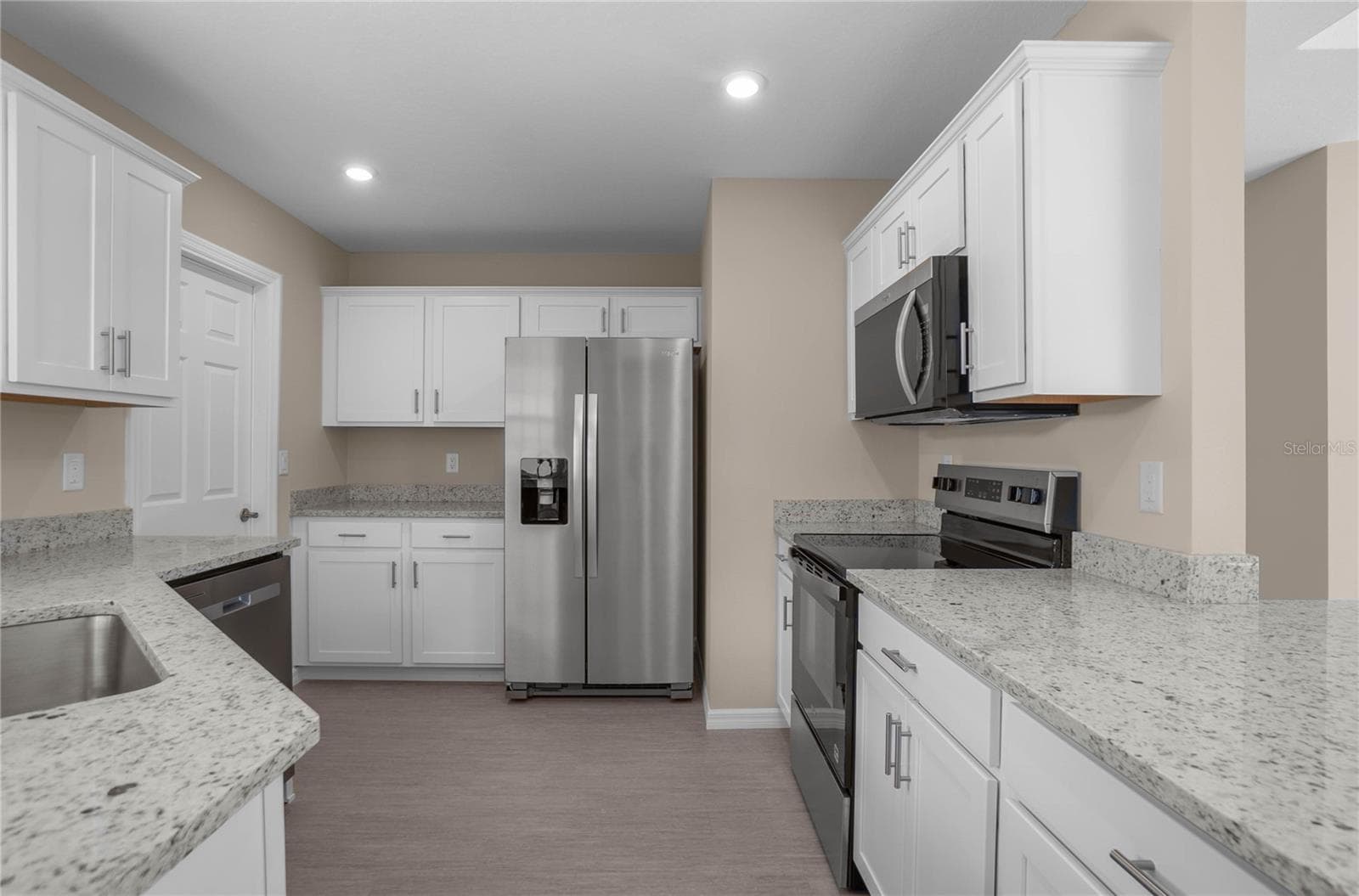 Single Family Residence at 10494 S DREW BRYANT CIR, FLORAL CITY, photo 6 of 27