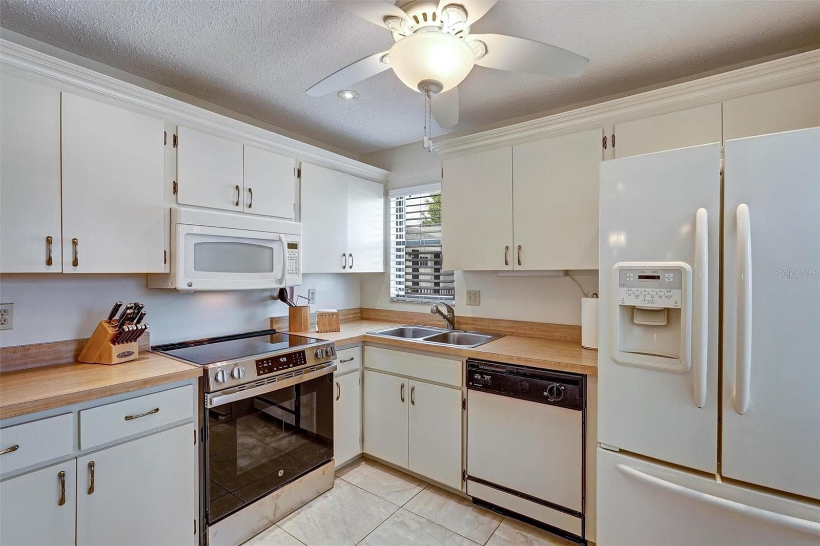 Condominium at 5400 34TH ST W #I9, BRADENTON, photo 10 of 30