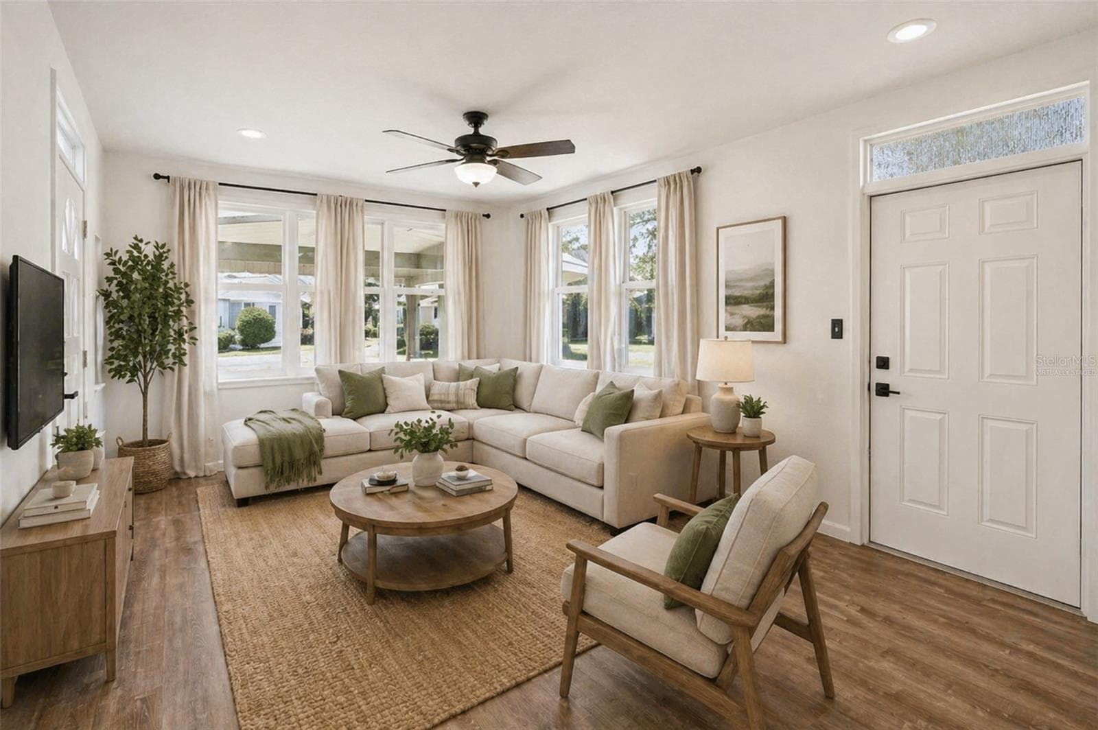 Virtually Staged - 822 POINSETTIA DR, EUSTIS