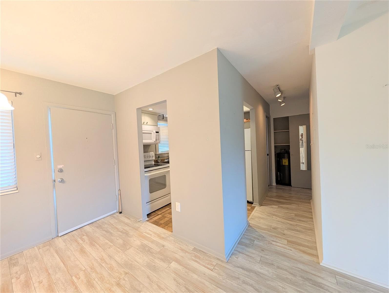 Condominium at 2319 CANAL DR #F26, BRADENTON, photo 6 of 27