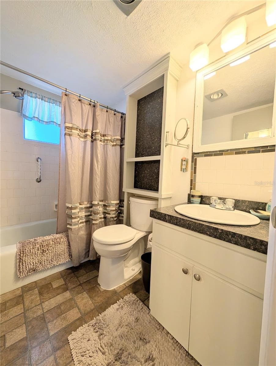 Condominium at 2319 CANAL DR #F26, BRADENTON, photo 10 of 27