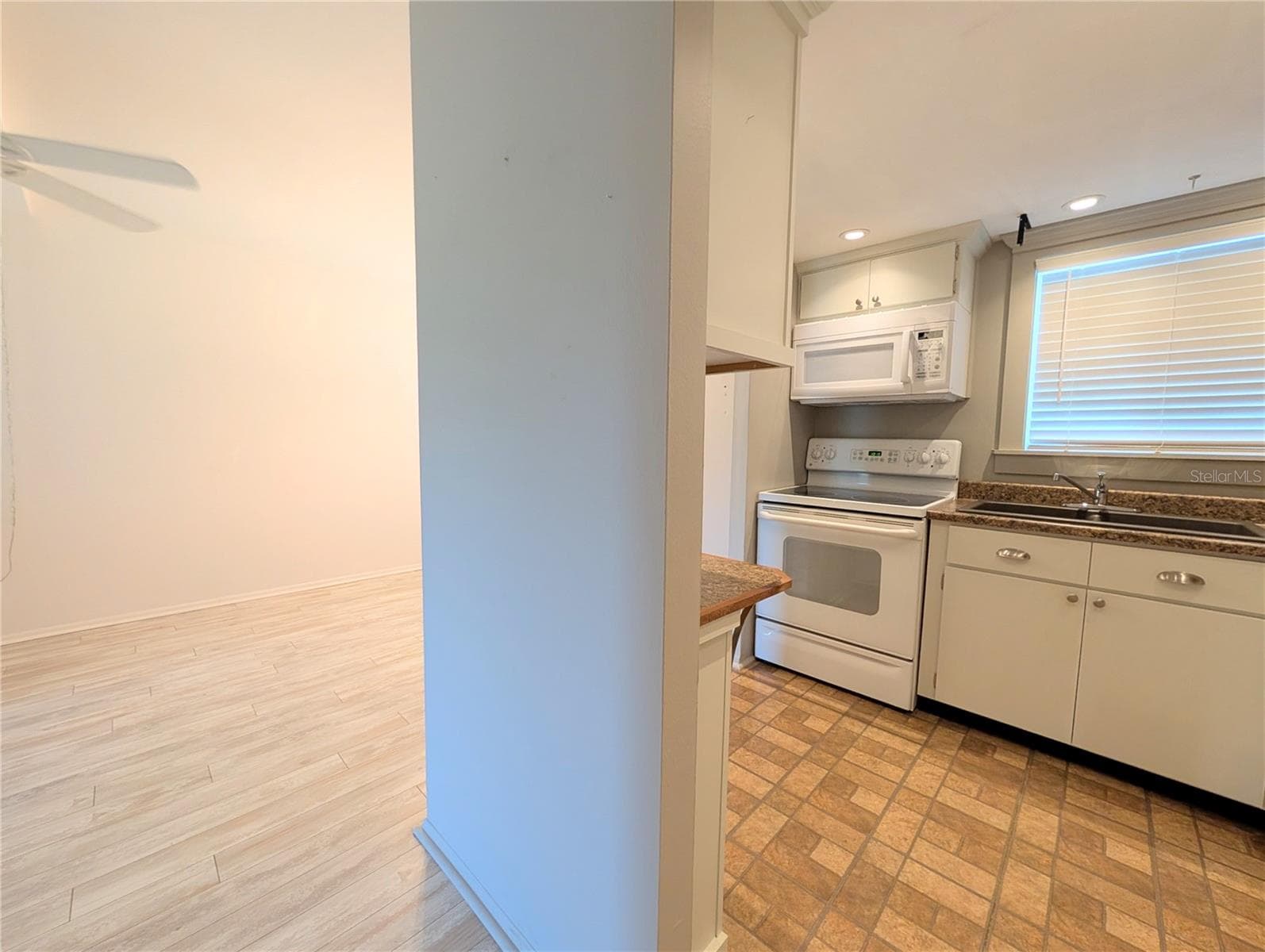 Condominium at 2319 CANAL DR #F26, BRADENTON, photo 15 of 27