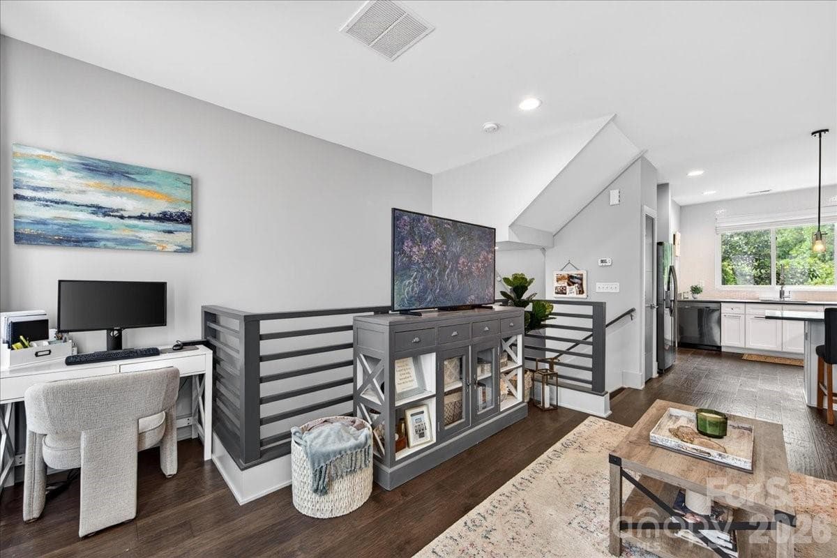 Family Room with desk space for home office - Charlotte