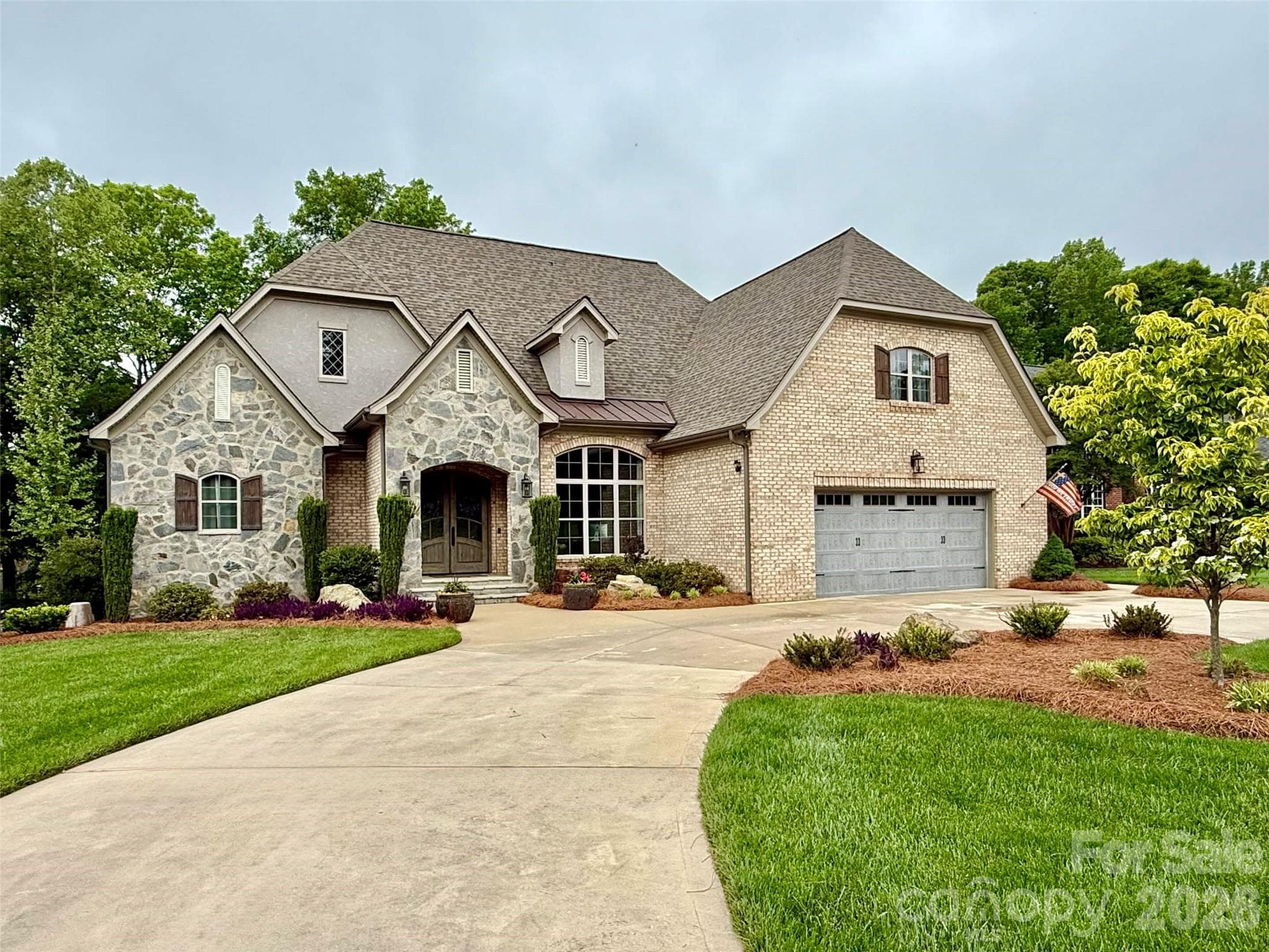 4025 Foxes Trail
